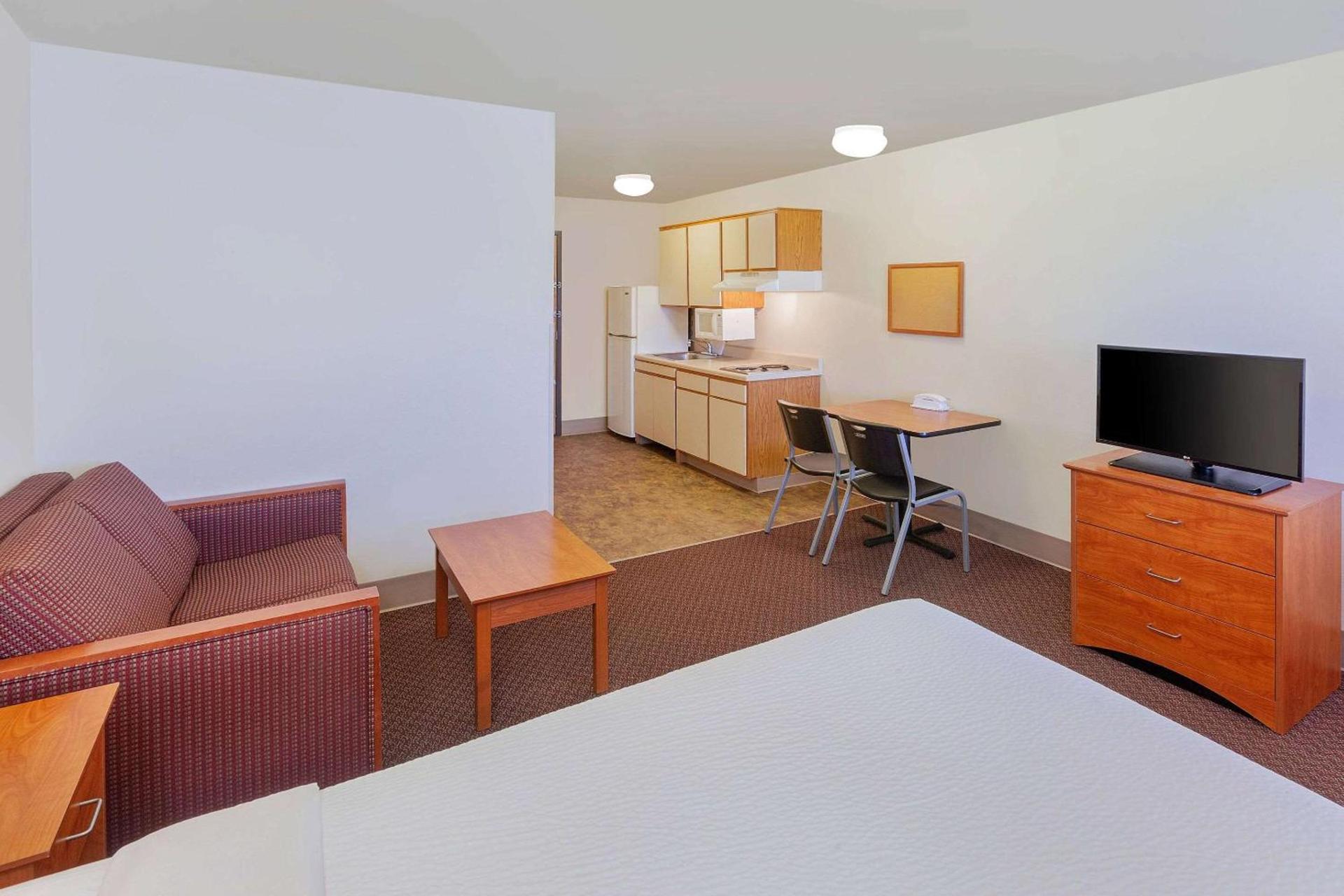WoodSpring Suites Ankeny Des Moines photo 8