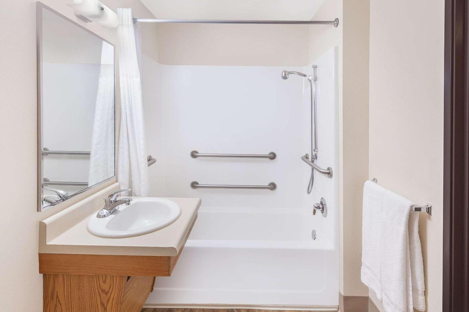 WoodSpring Suites Ankeny Des Moines photo 12