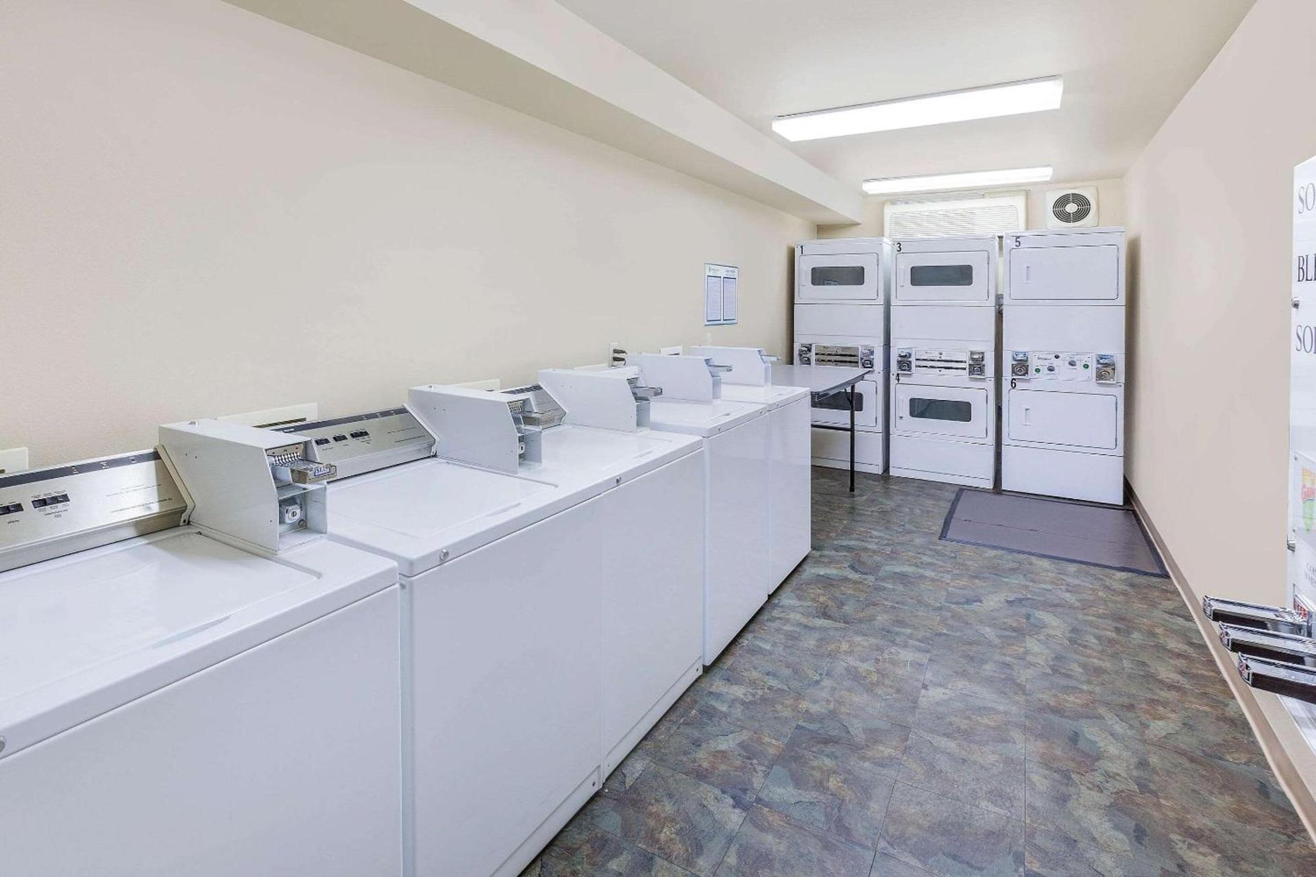 WoodSpring Suites Ankeny Des Moines photo 13
