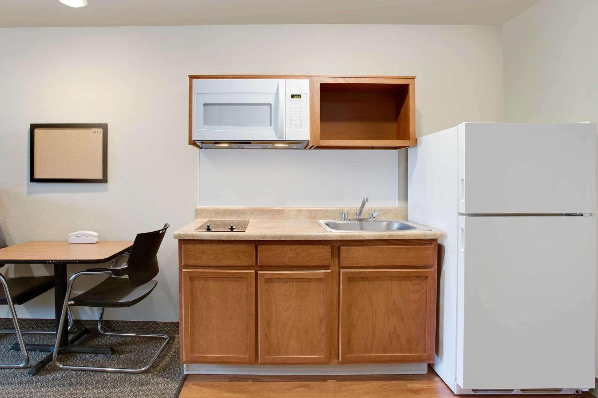 WoodSpring Suites Columbus North I-270 photo 7