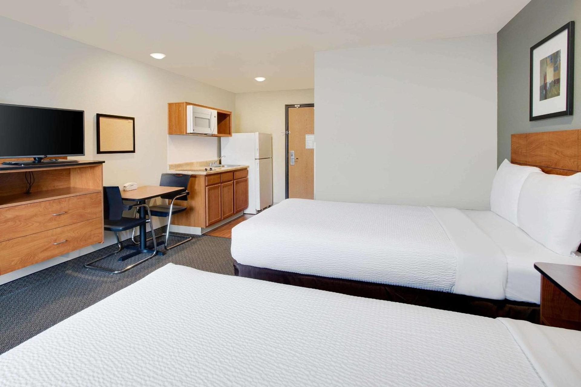 WoodSpring Suites Columbus North I-270 photo 12