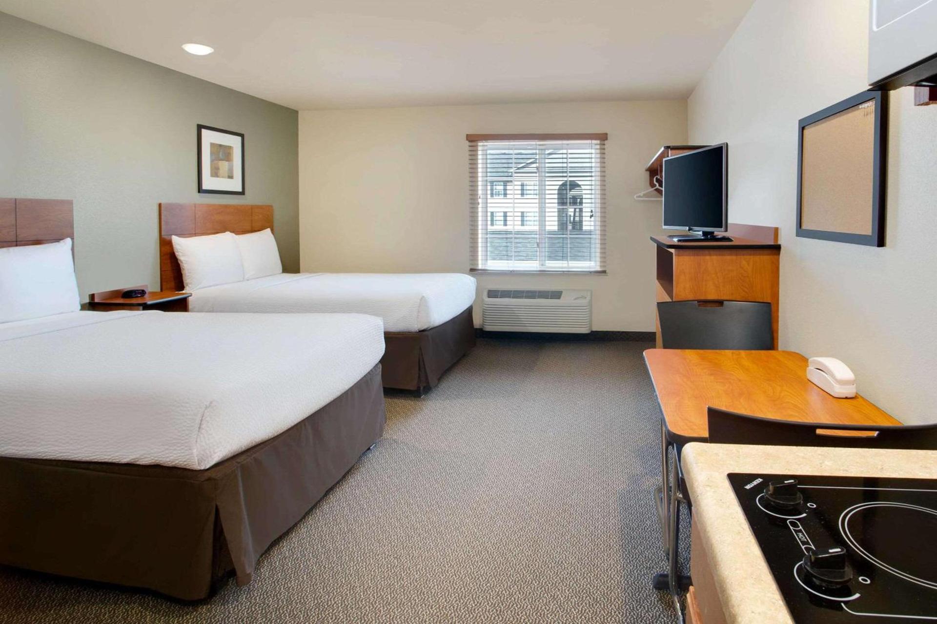 WoodSpring Suites Columbus North I-270 photo 13