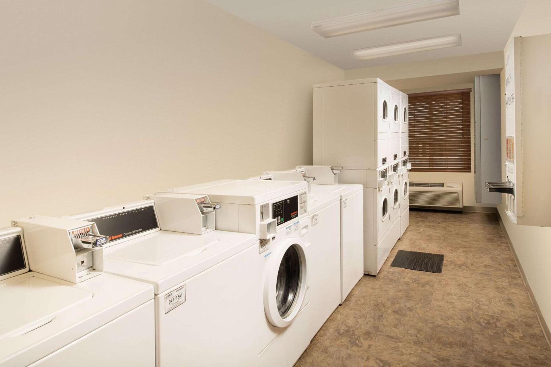 WoodSpring Suites Columbia Fort Jackson photo 17