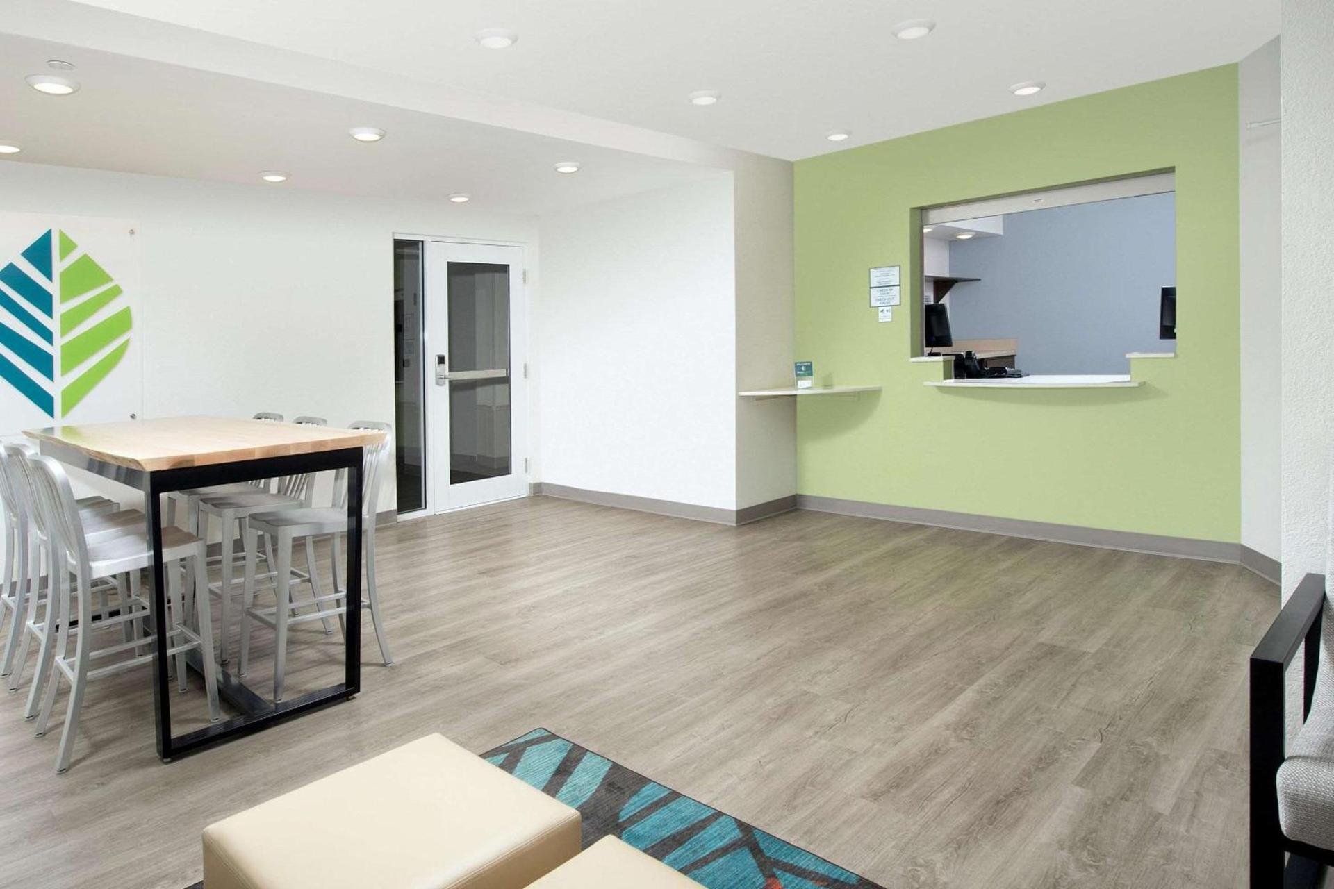 WoodSpring Suites Miami Southwest photo 5