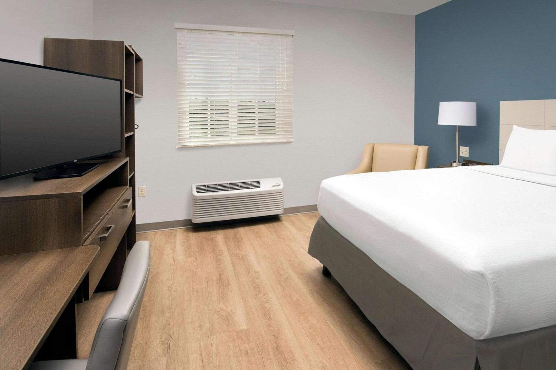 WoodSpring Suites Miami Southwest photo 7