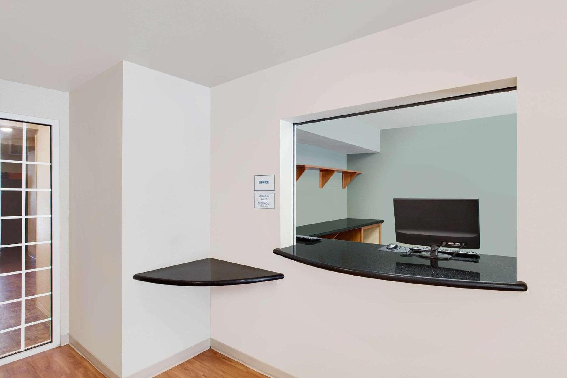 WoodSpring Suites Lake Charles photo 3