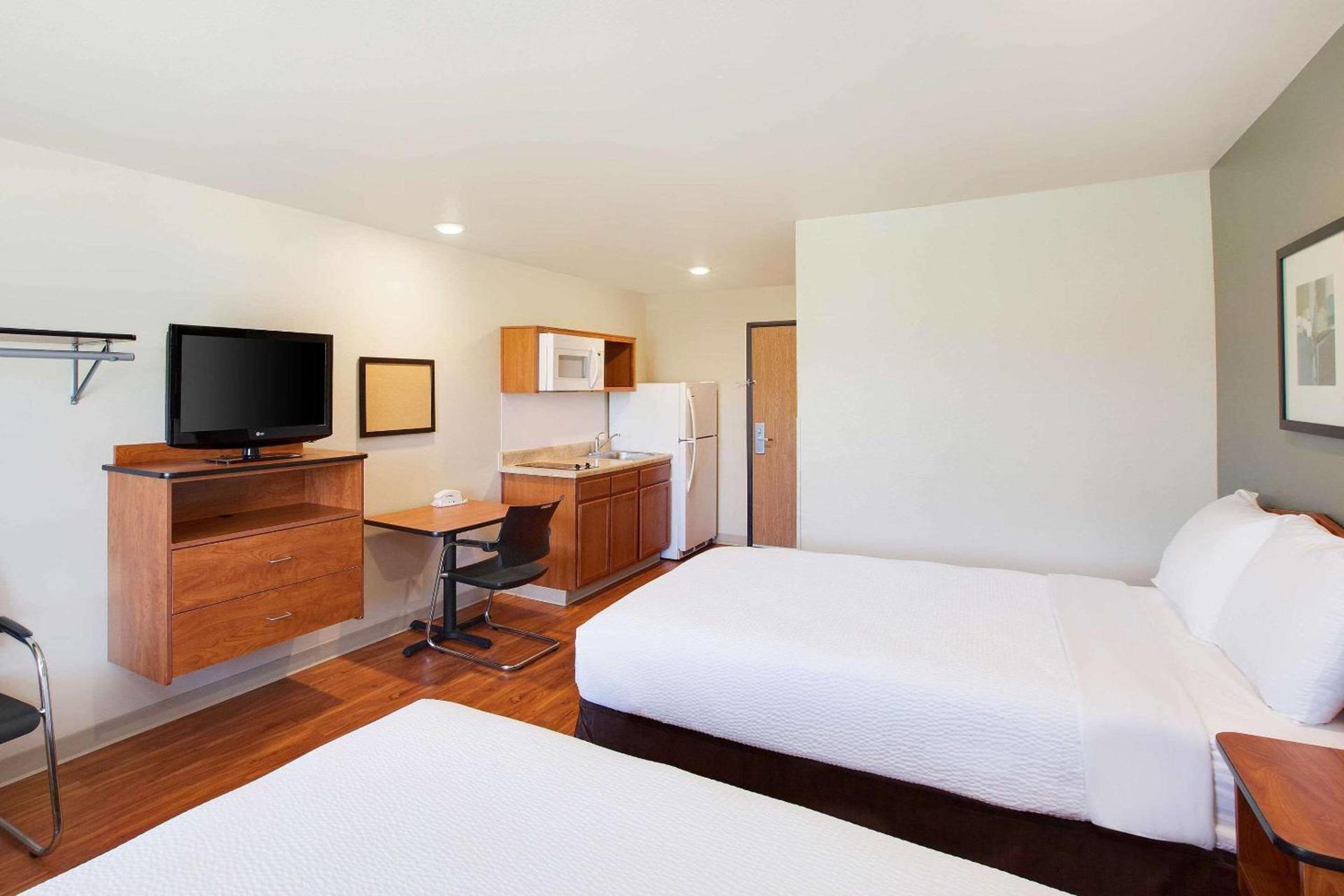 WoodSpring Suites Lake Charles photo 13