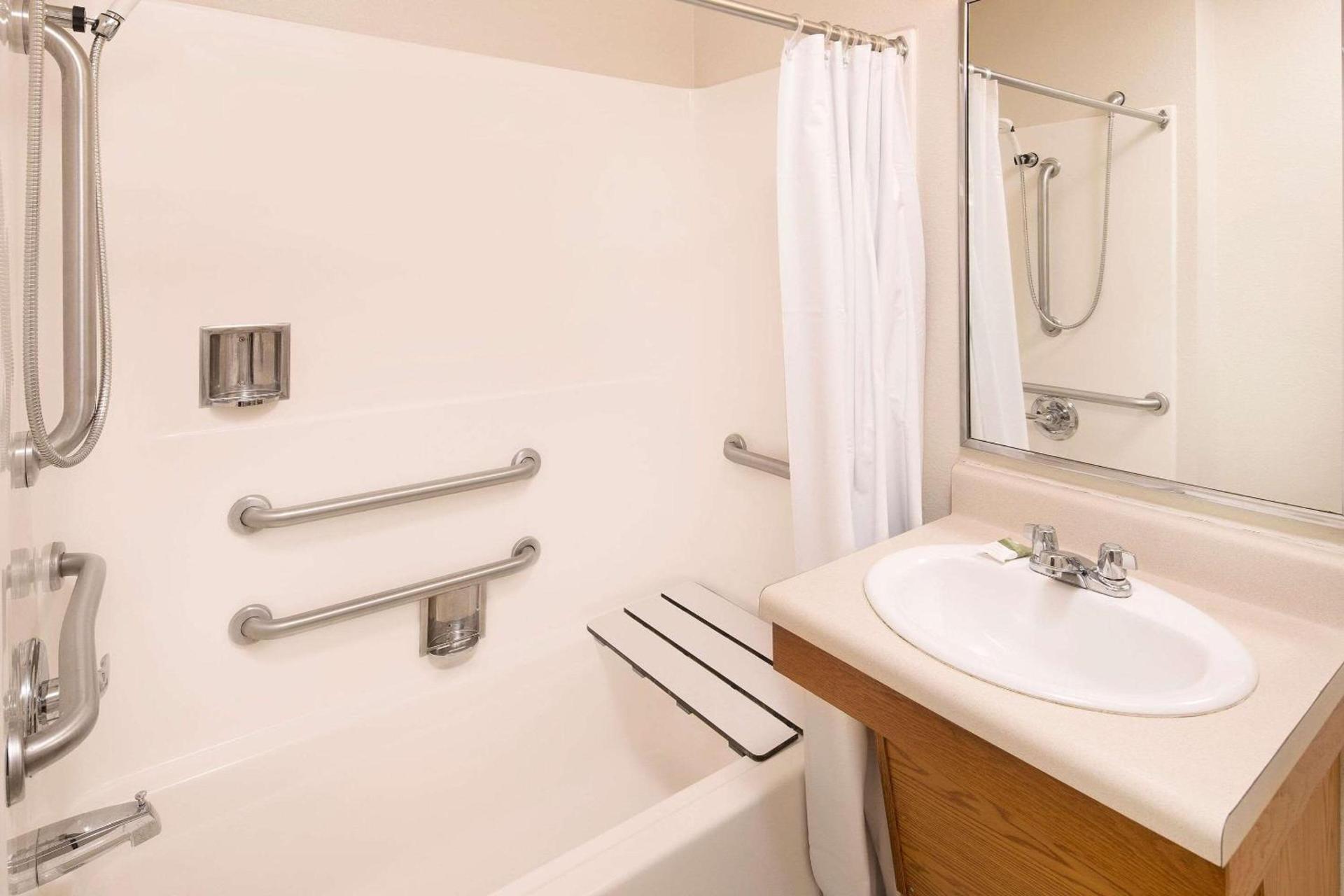 WoodSpring Suites Charlotte Gastonia photo 7