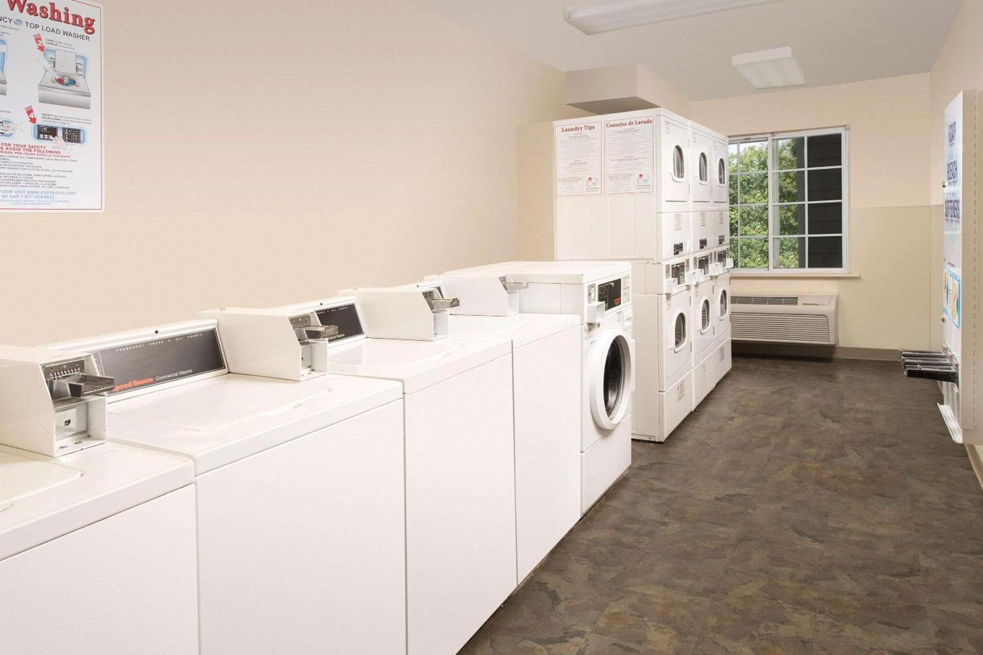 WoodSpring Suites Charlotte Gastonia photo 10