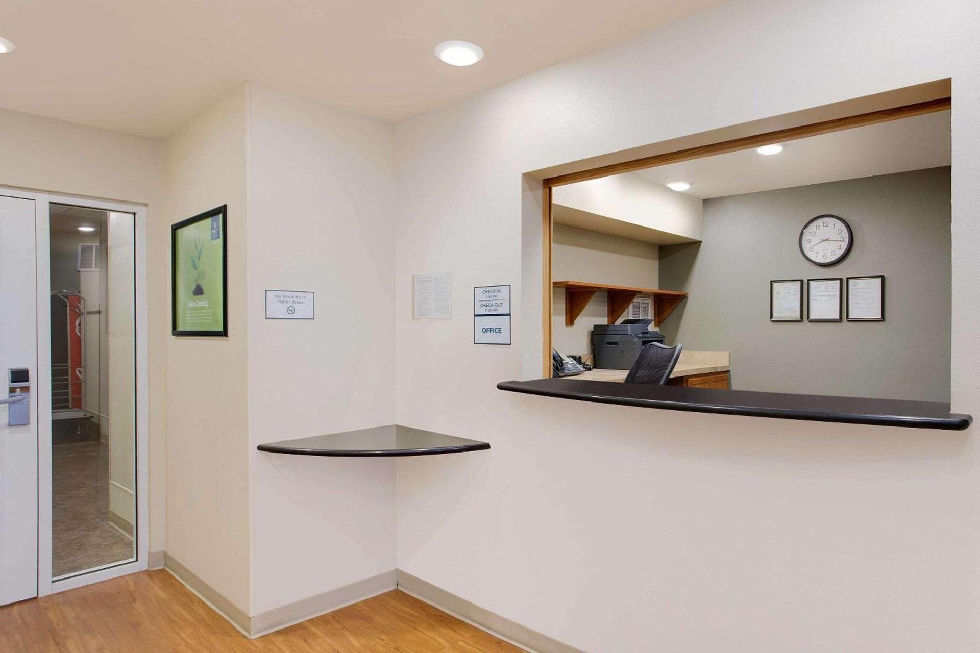 WoodSpring Suites Virginia Beach photo 2