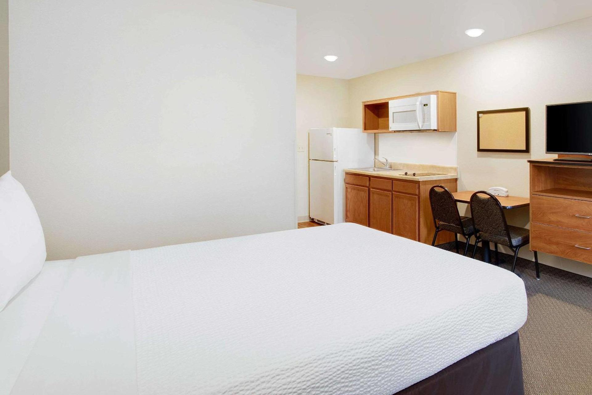 WoodSpring Suites Virginia Beach photo 3