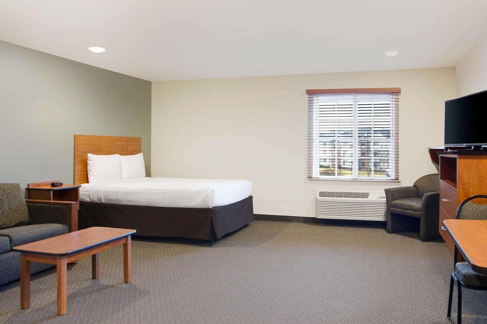 WoodSpring Suites Virginia Beach photo 9
