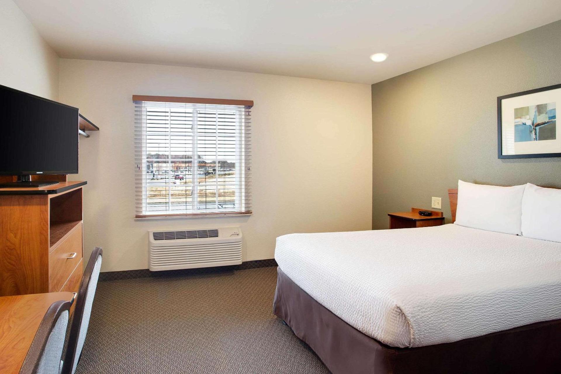 WoodSpring Suites Chesapeake-Norfolk Greenbrier photo 6