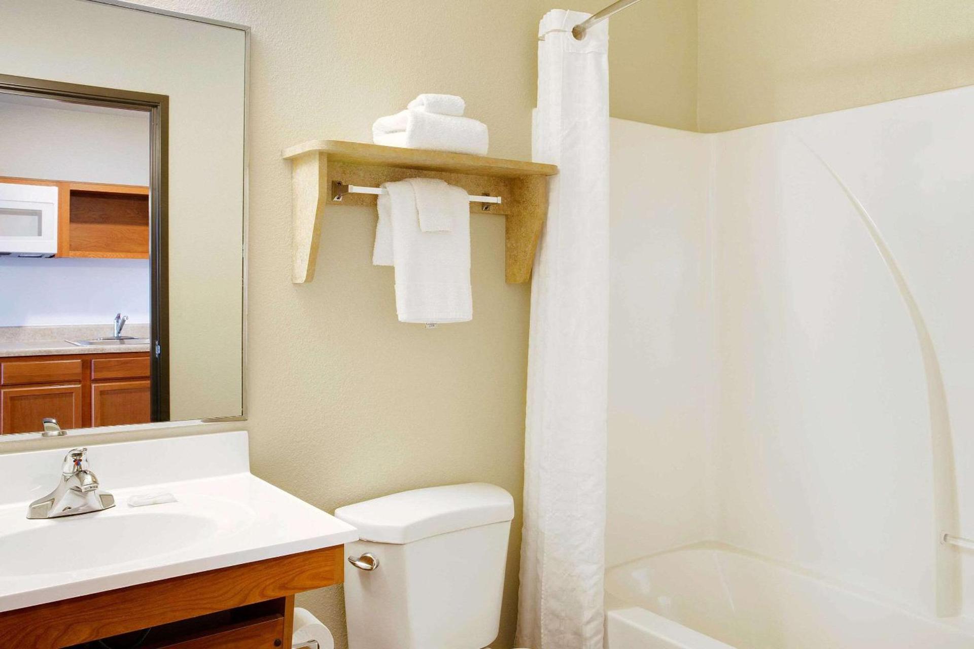 WoodSpring Suites Chesapeake-Norfolk Greenbrier photo 13