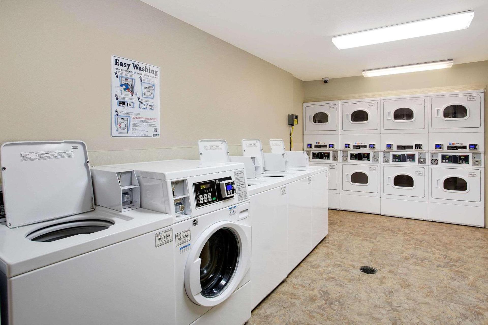 WoodSpring Suites Chesapeake-Norfolk Greenbrier photo 14