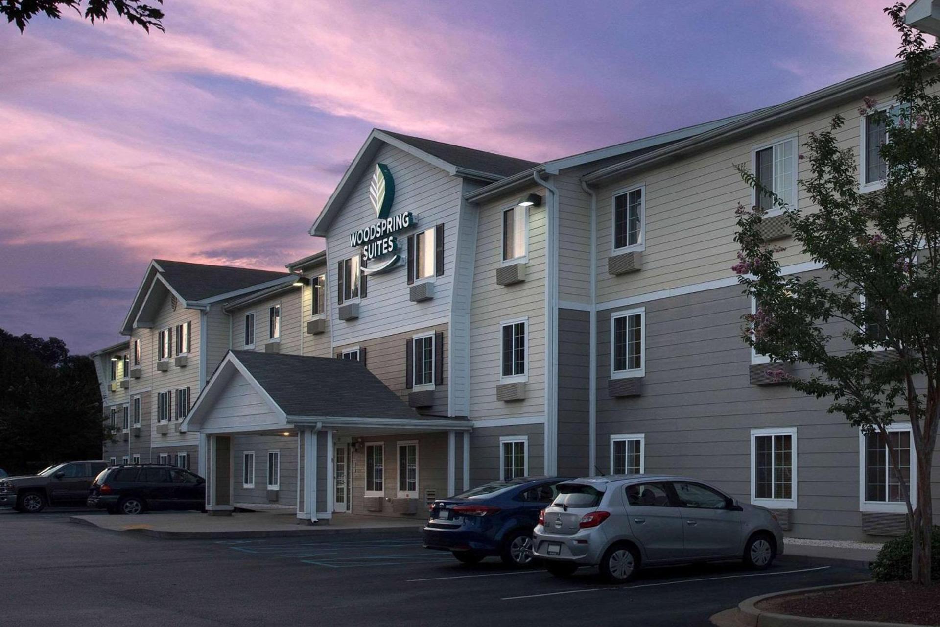 WoodSpring Suites Spartanburg - Duncan photo 3