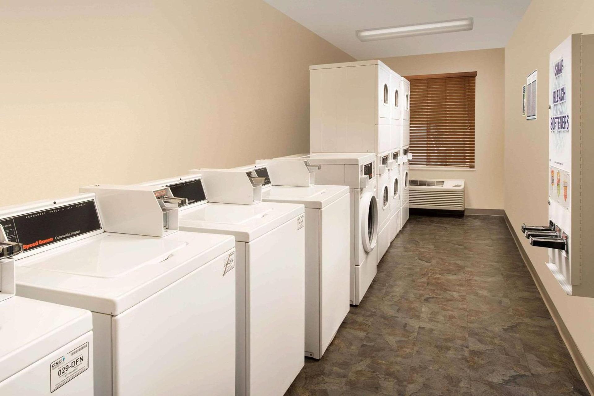 WoodSpring Suites Spartanburg - Duncan photo 15