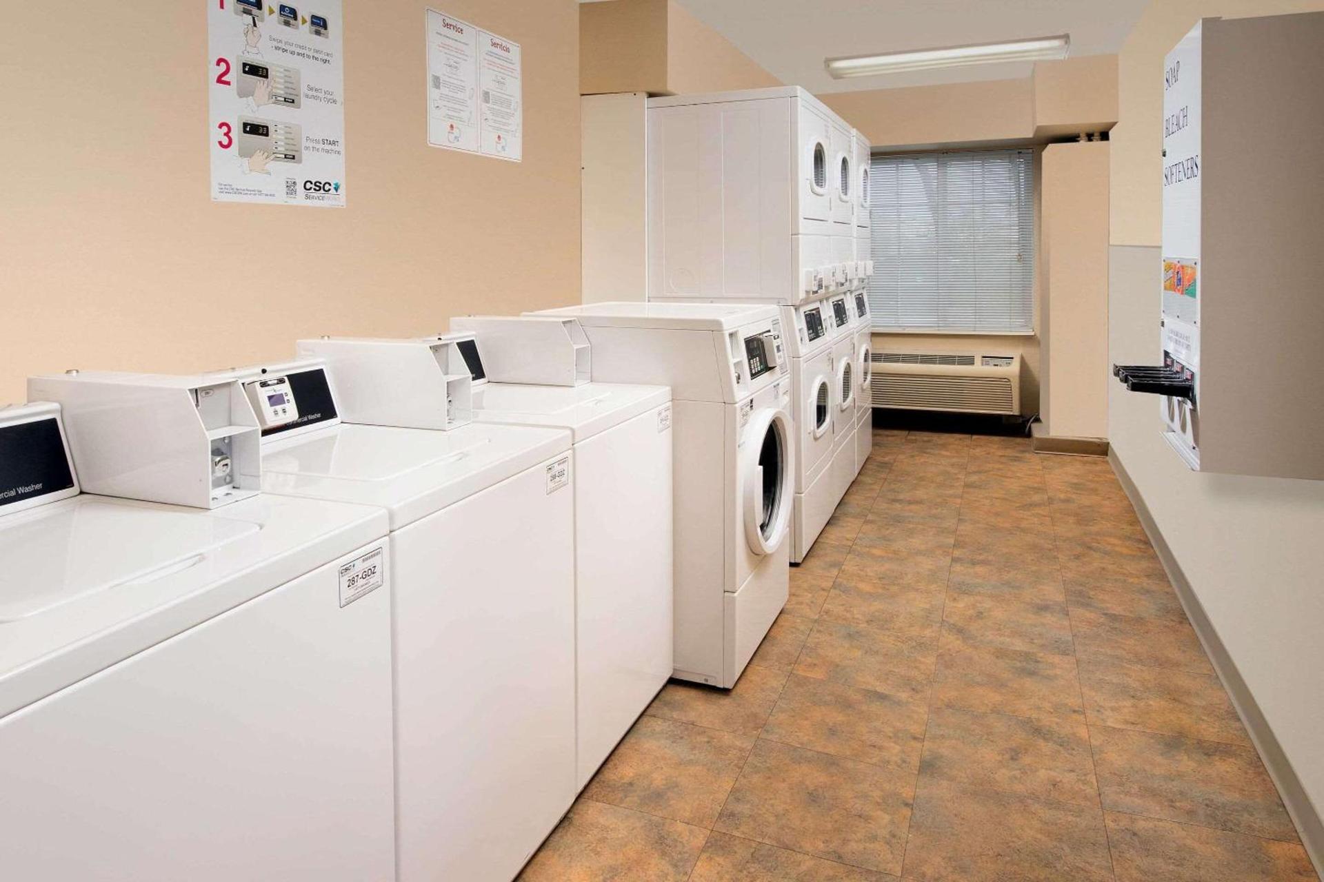 WoodSpring Suites Waco near University photo 12
