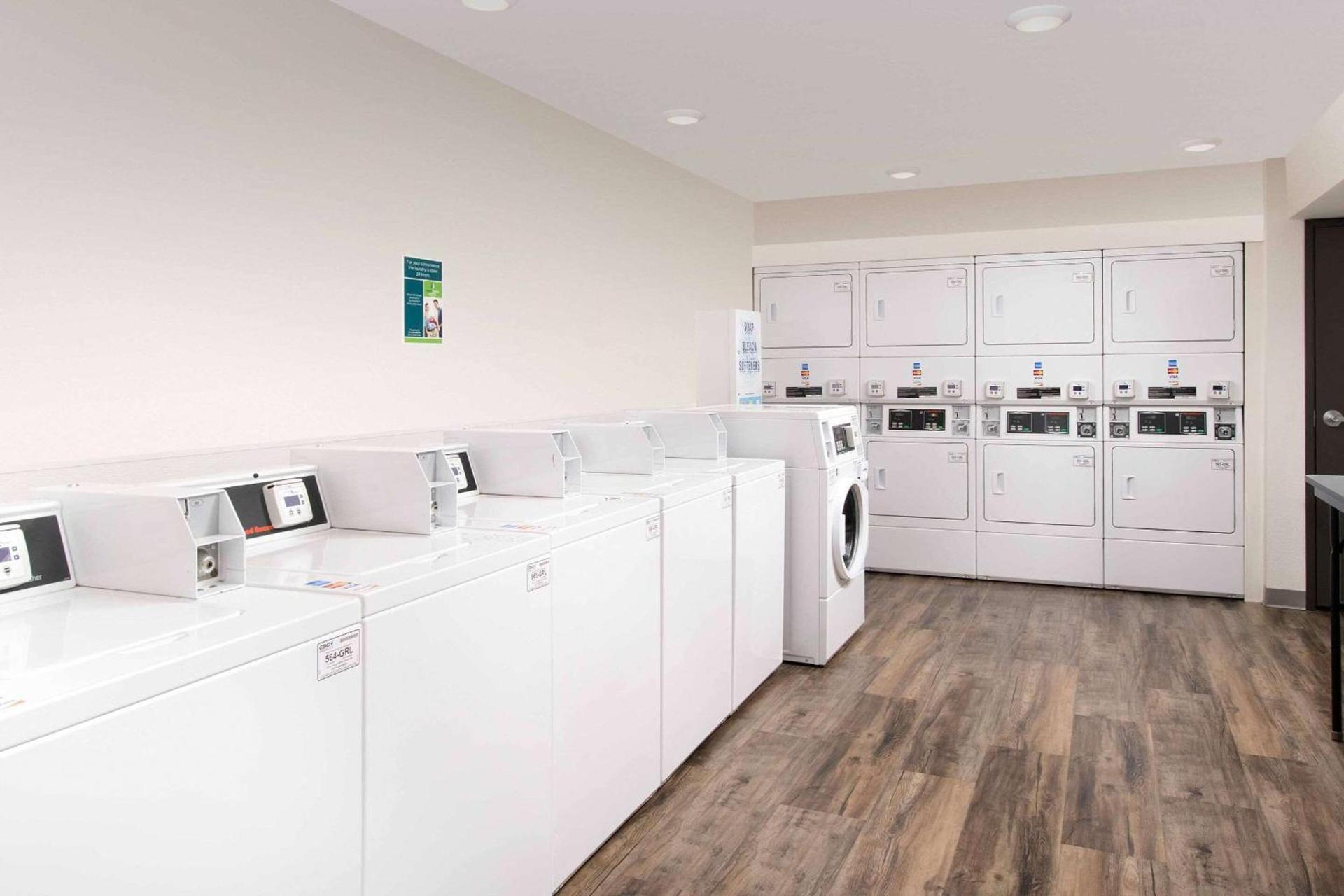 WoodSpring Suites Austin South Central I-35 photo 16