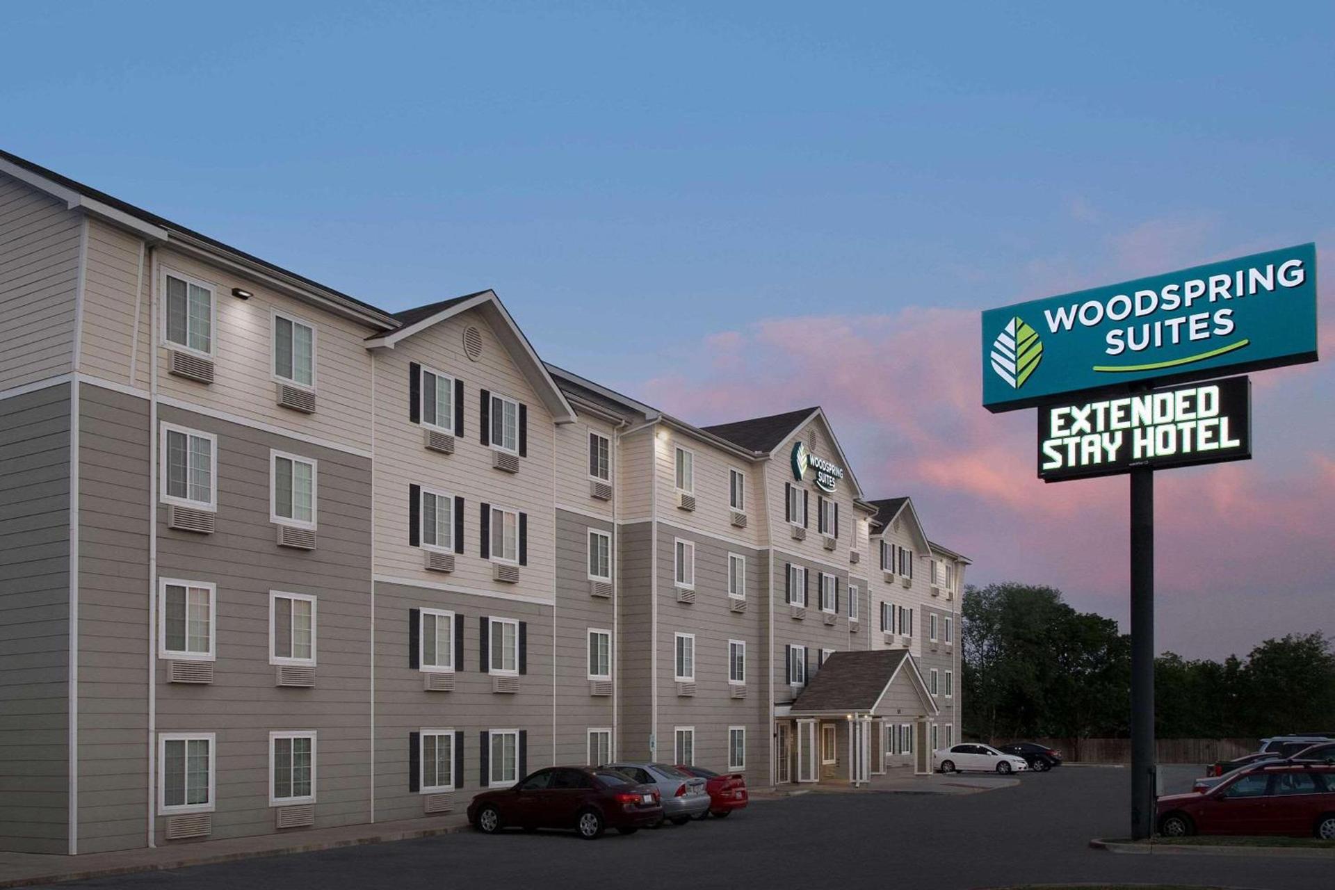 WoodSpring Suites Killeen photo 2