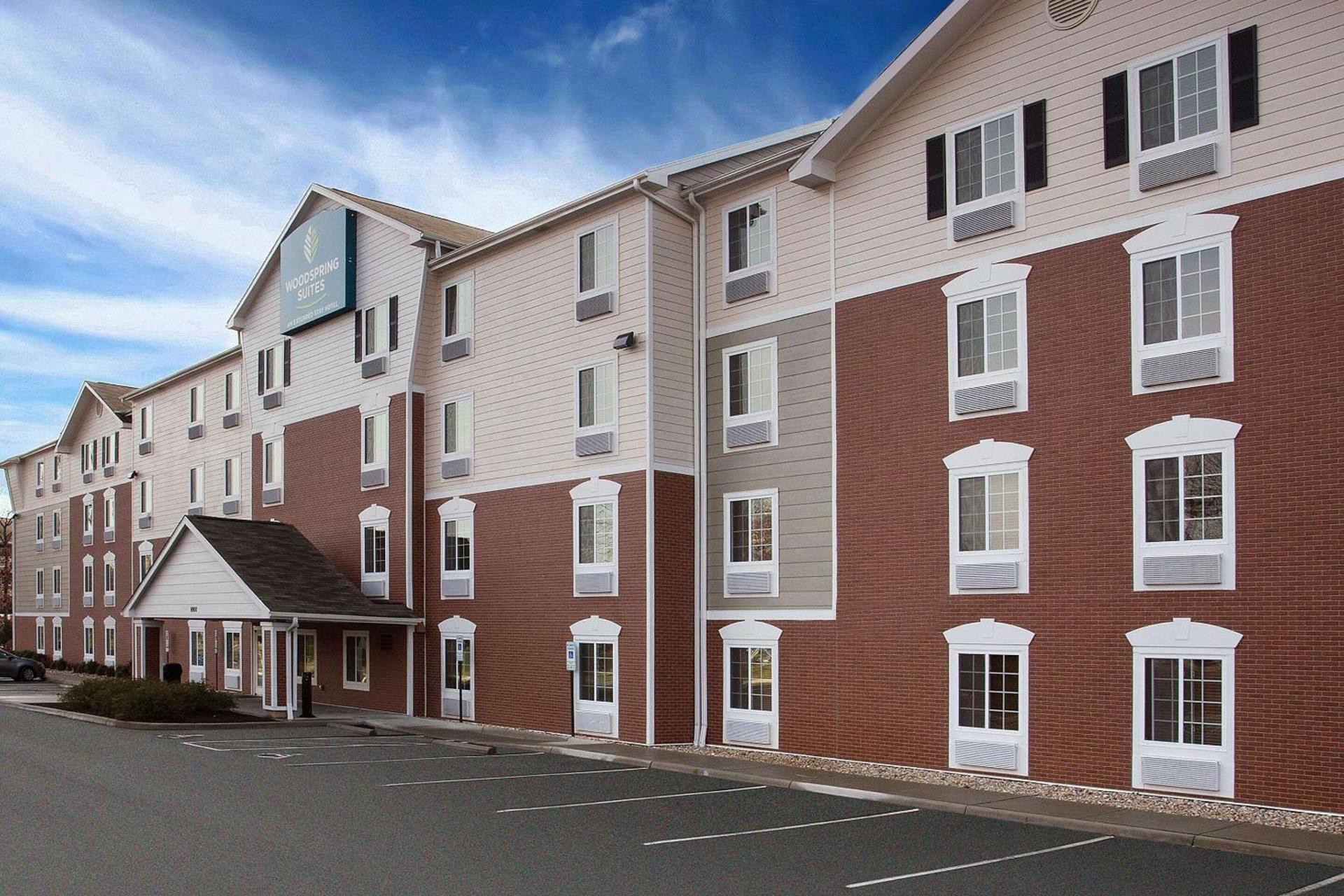 WoodSpring Suites Richmond West I-64 photo 3