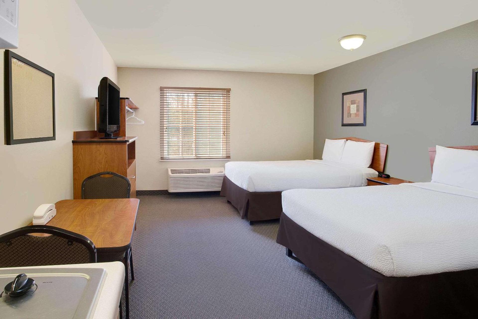 WoodSpring Suites Richmond West I-64 photo 13