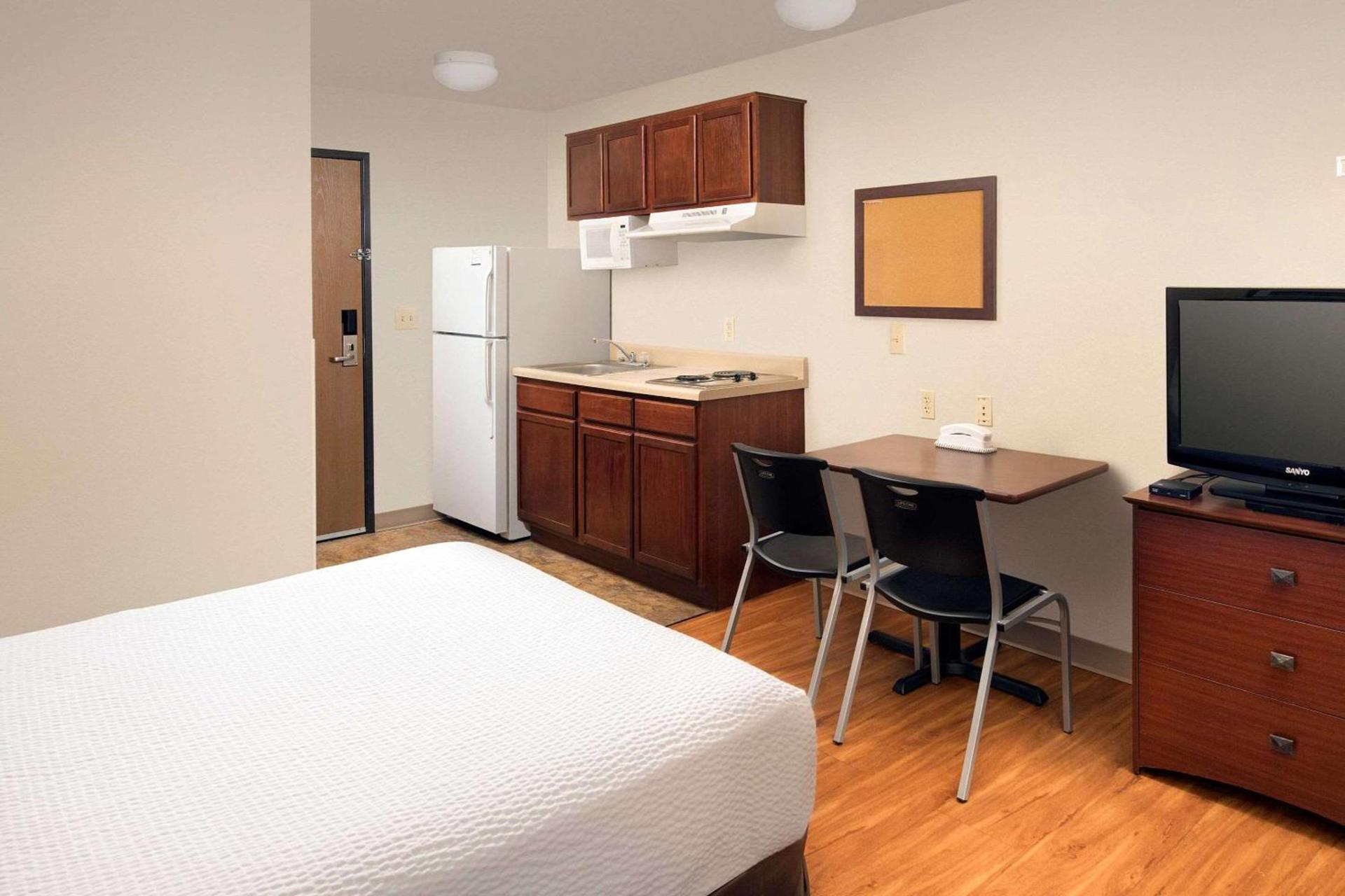 WoodSpring Suites San Antonio Fort Sam photo 7