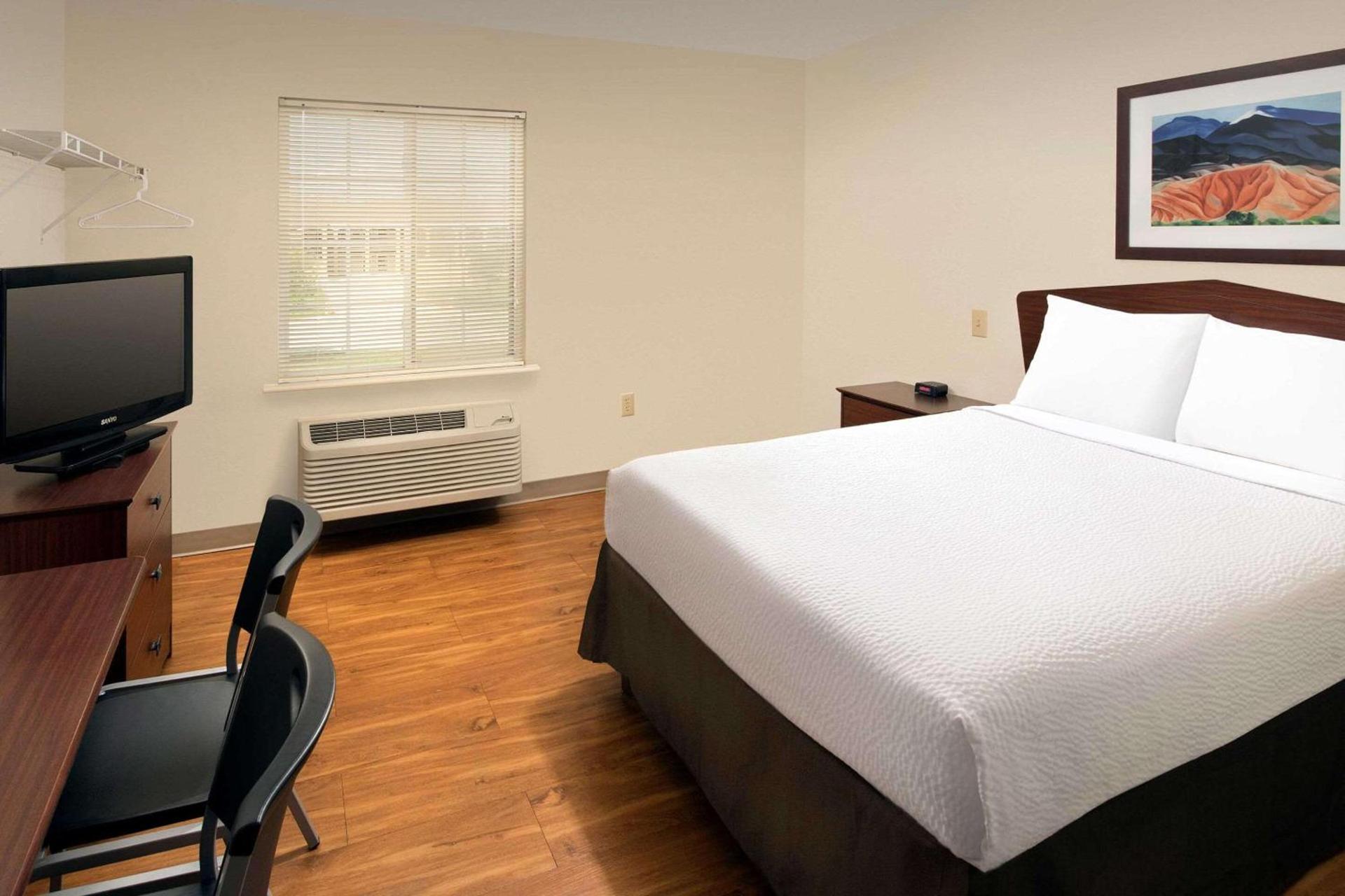WoodSpring Suites San Antonio Fort Sam photo 6