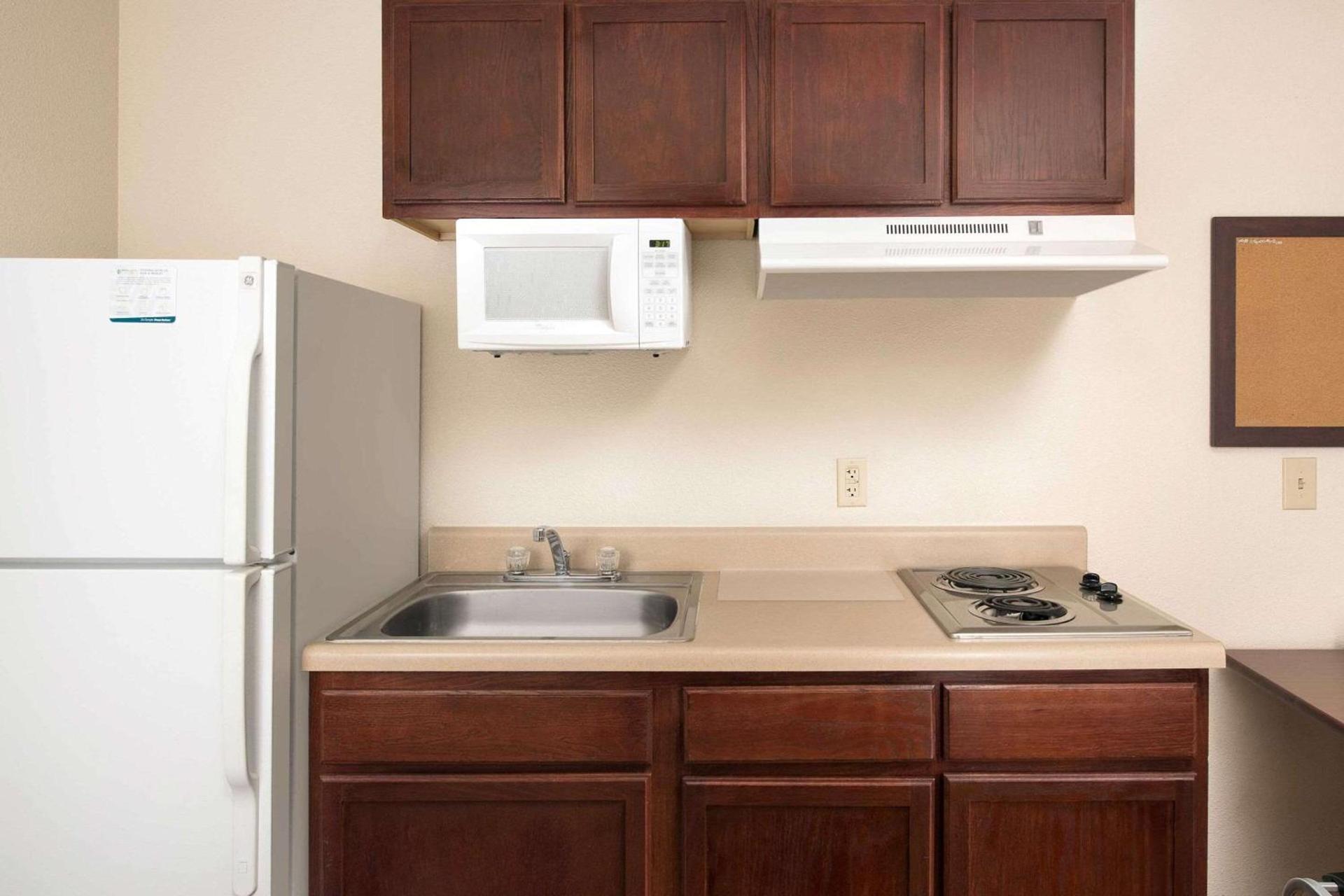 WoodSpring Suites San Antonio Fort Sam photo 8