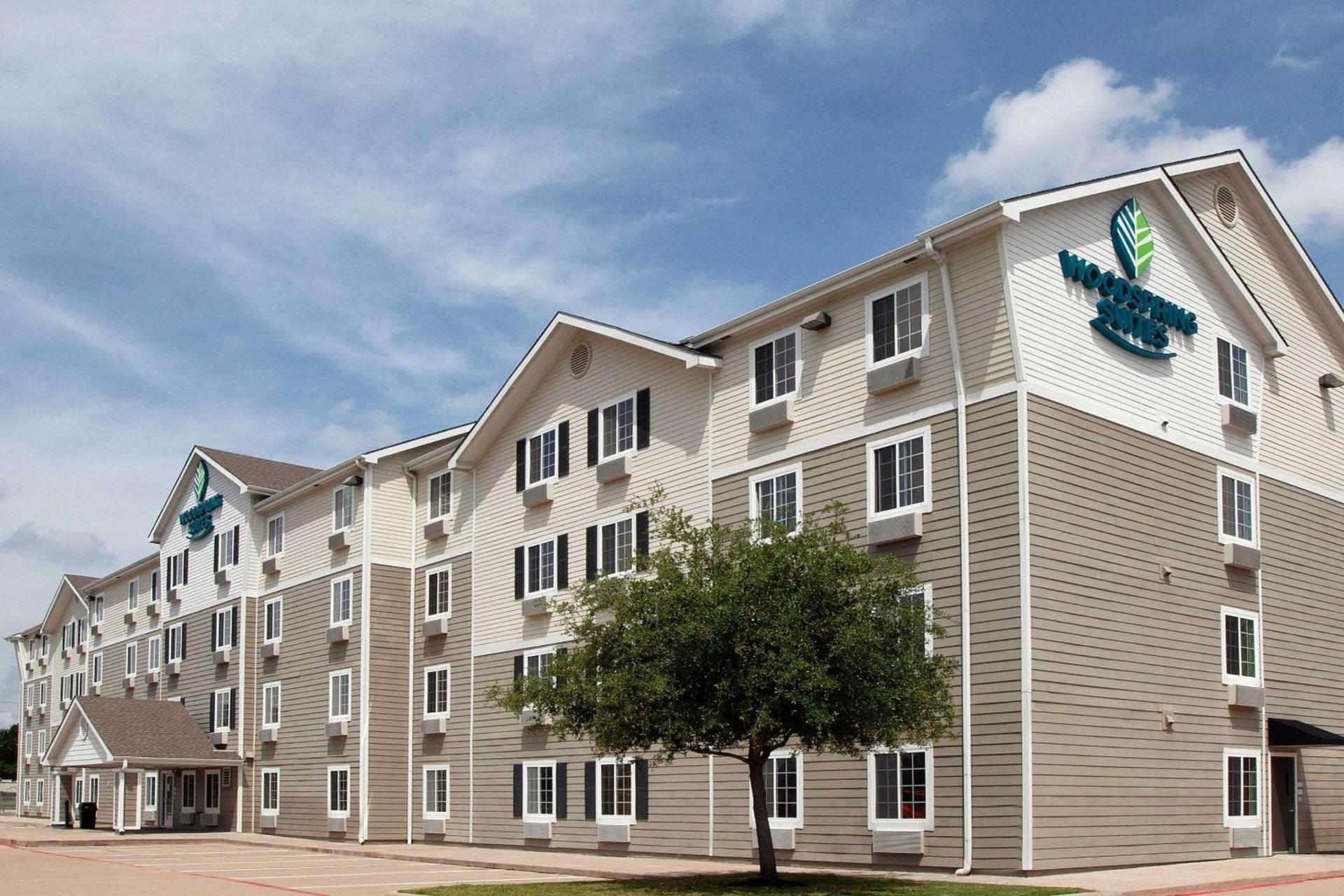 WoodSpring Suites Houston Willowbrook photo 3