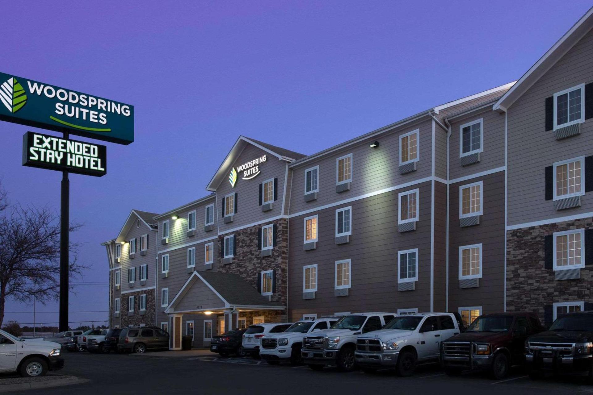 WoodSpring Suites Midland photo 4