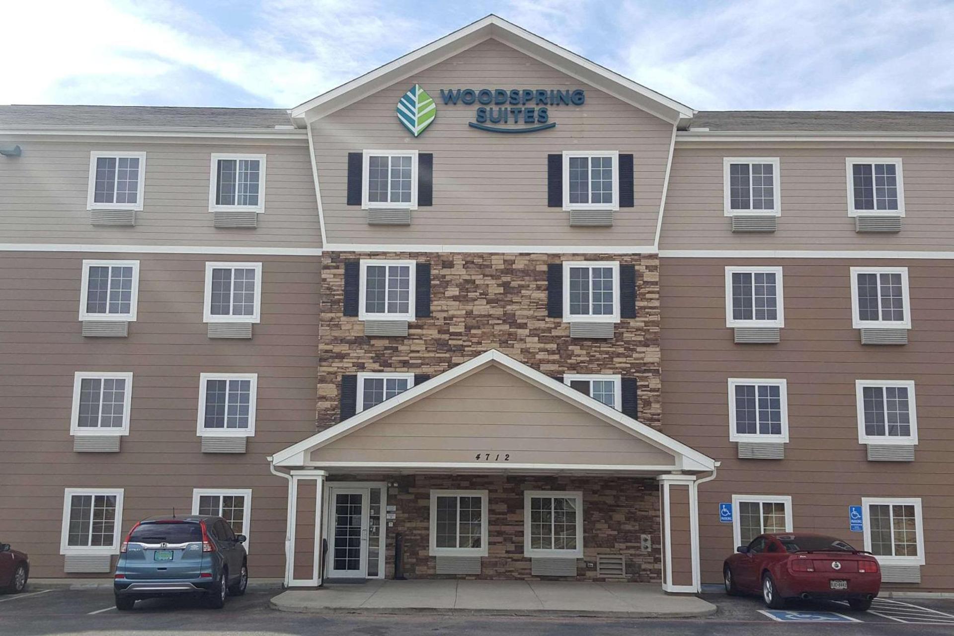 WoodSpring Suites Midland photo 9
