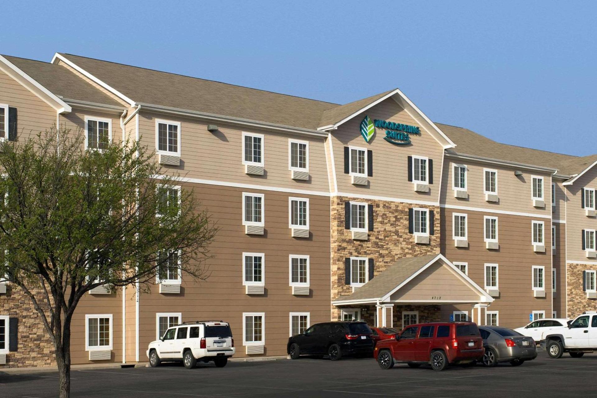 WoodSpring Suites Midland photo 6