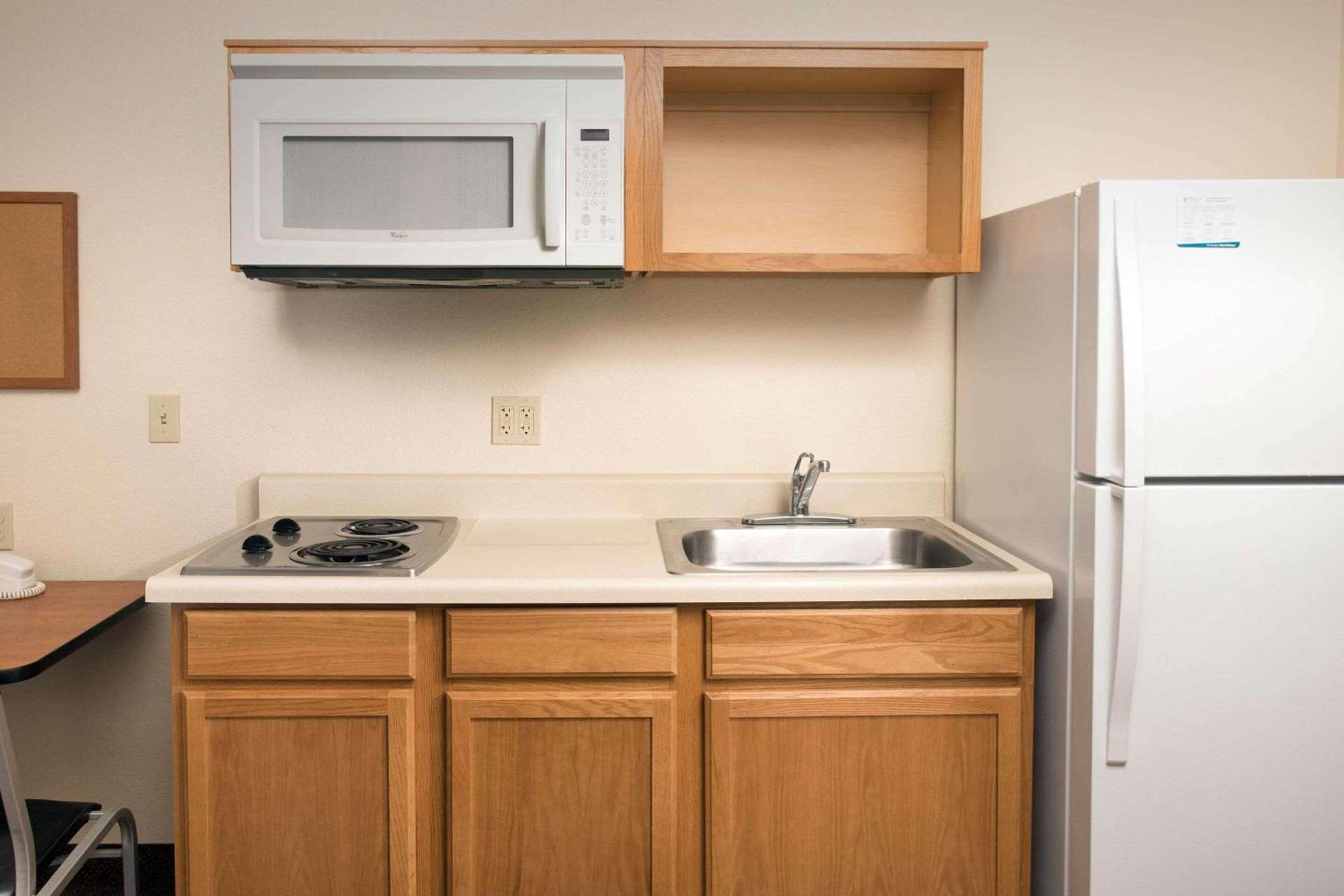 WoodSpring Suites Midland photo 19