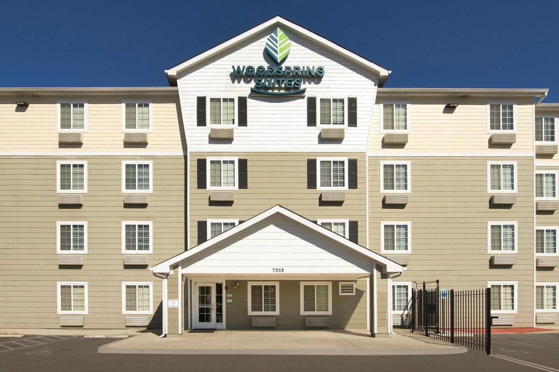 WoodSpring Suites San Antonio South photo 3