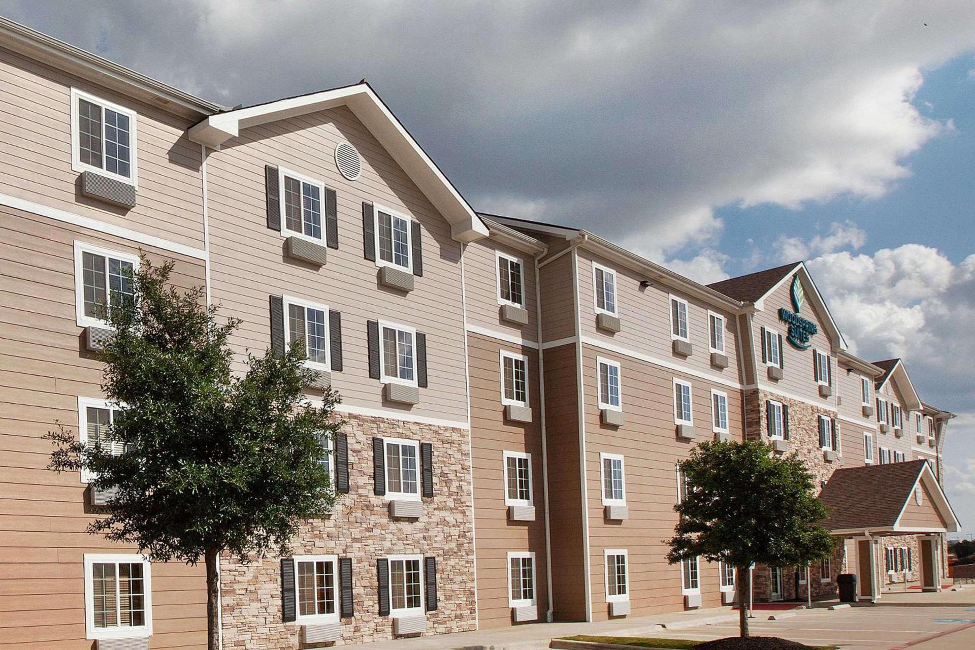 WoodSpring Suites College Station photo 2