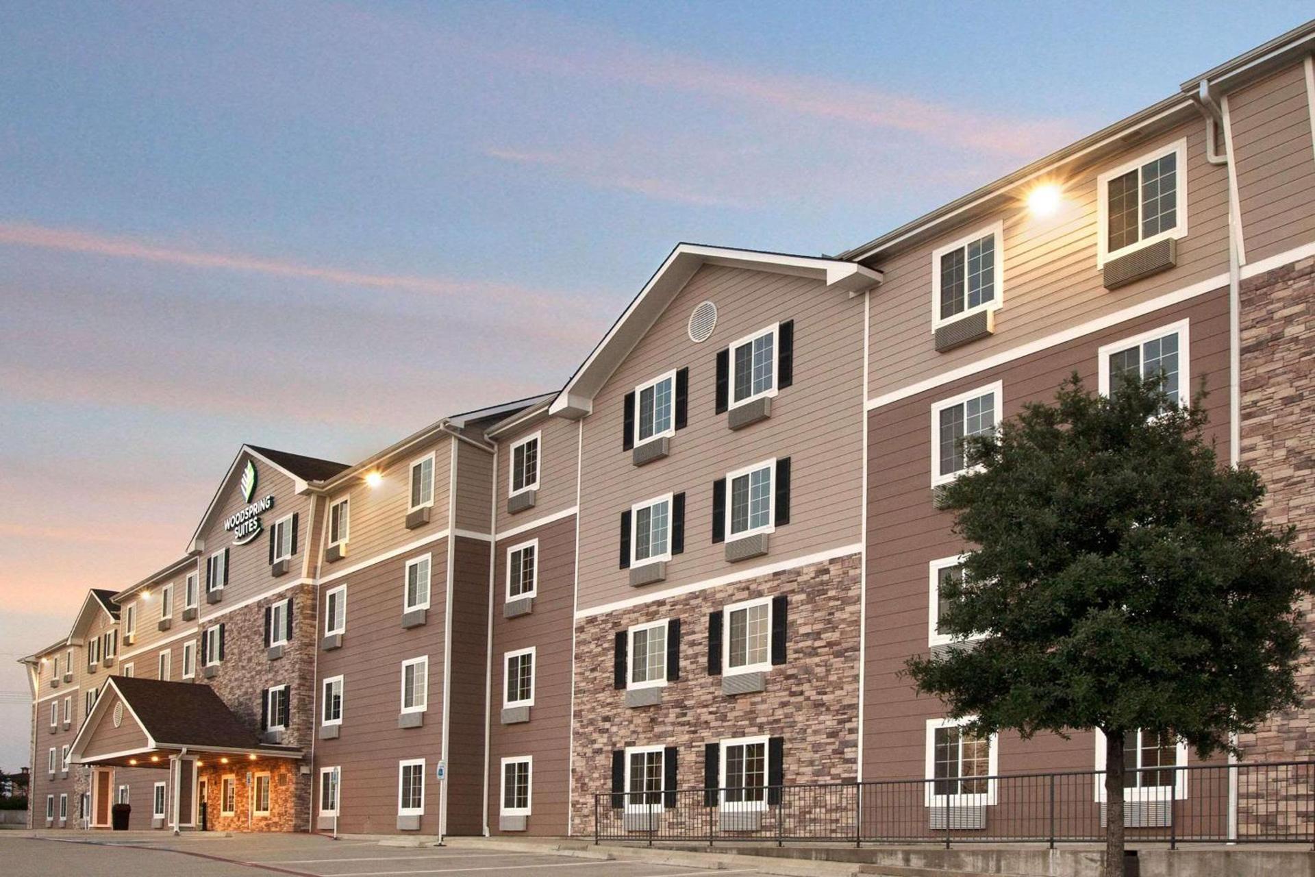 WoodSpring Suites College Station photo 3