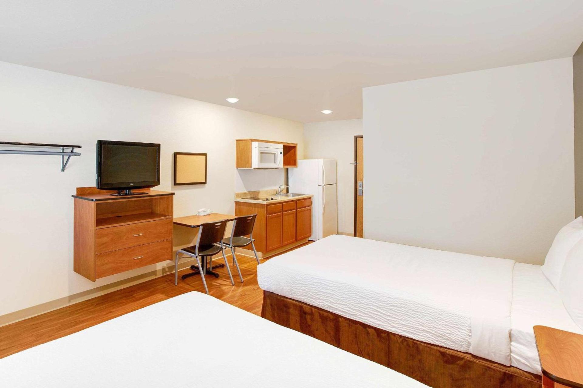 WoodSpring Suites College Station photo 12