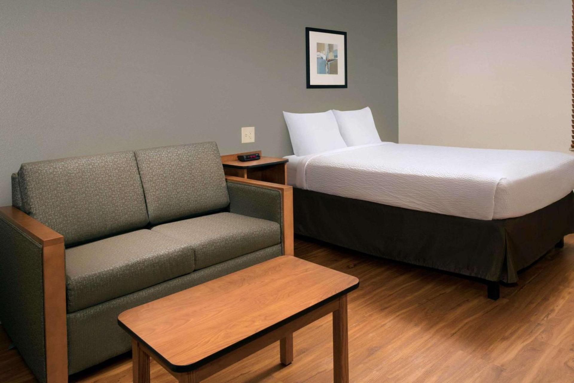 WoodSpring Suites Odessa photo 9