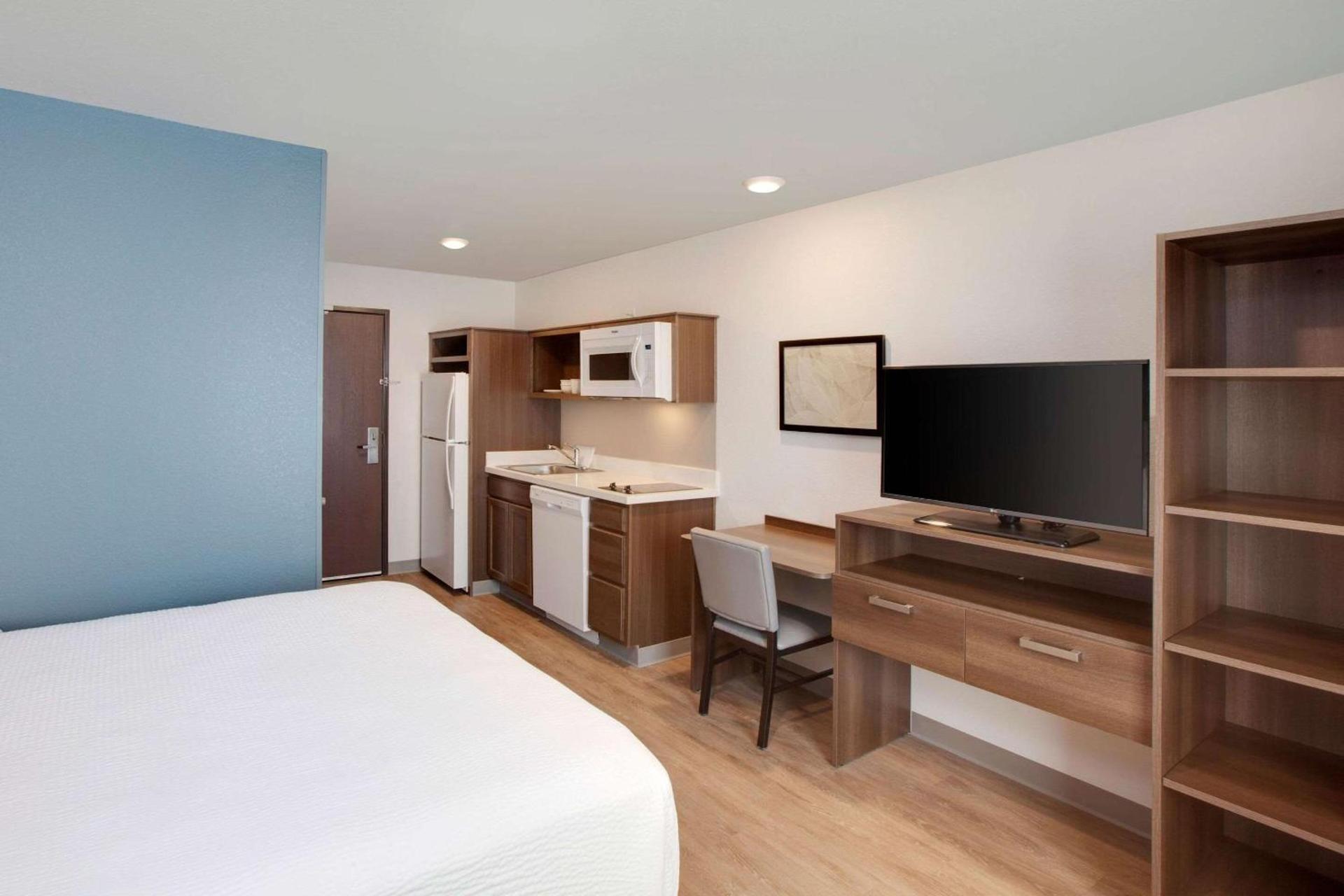 WoodSpring Suites Houston Northwest photo 7