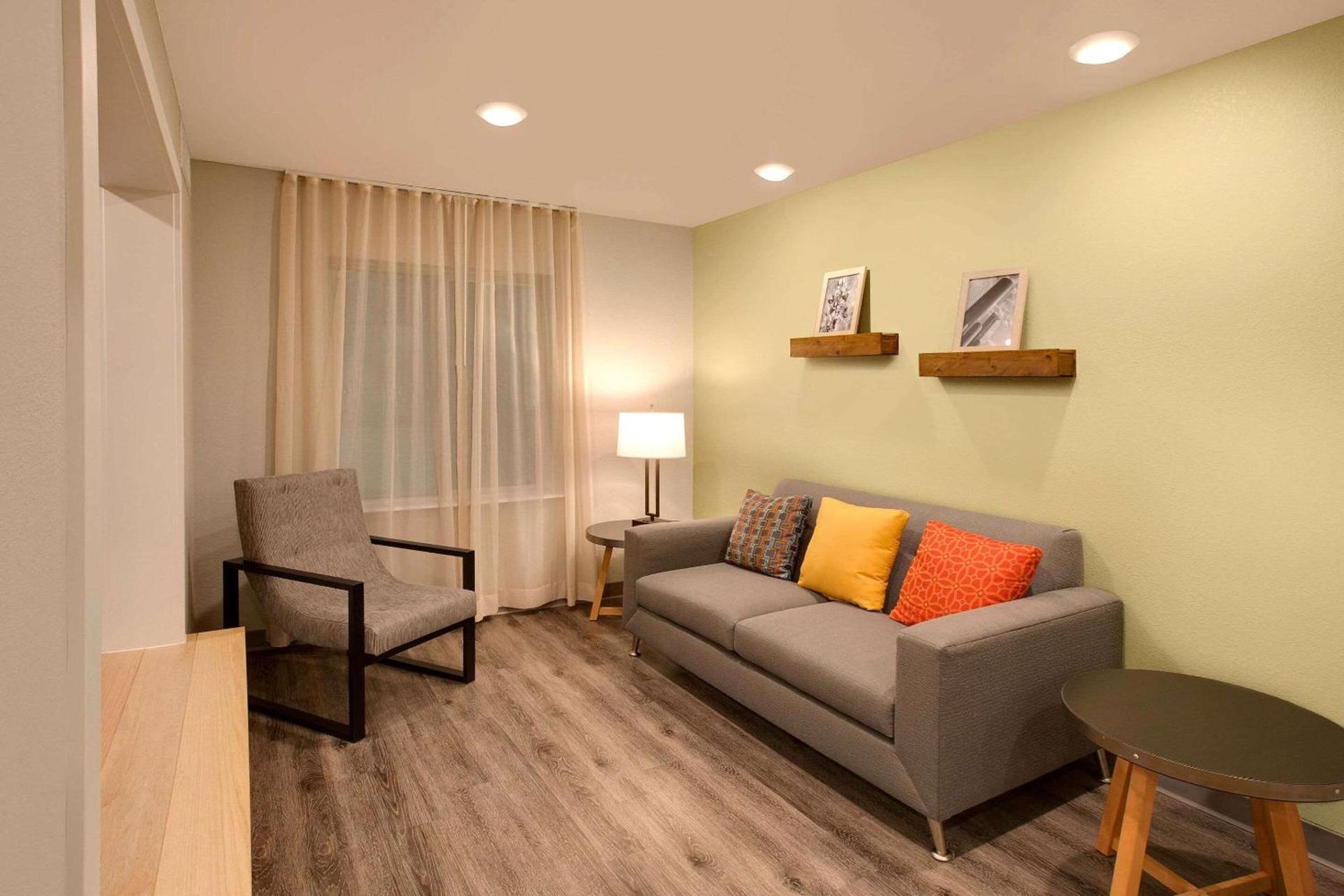 WoodSpring Suites Houston Northwest photo 6