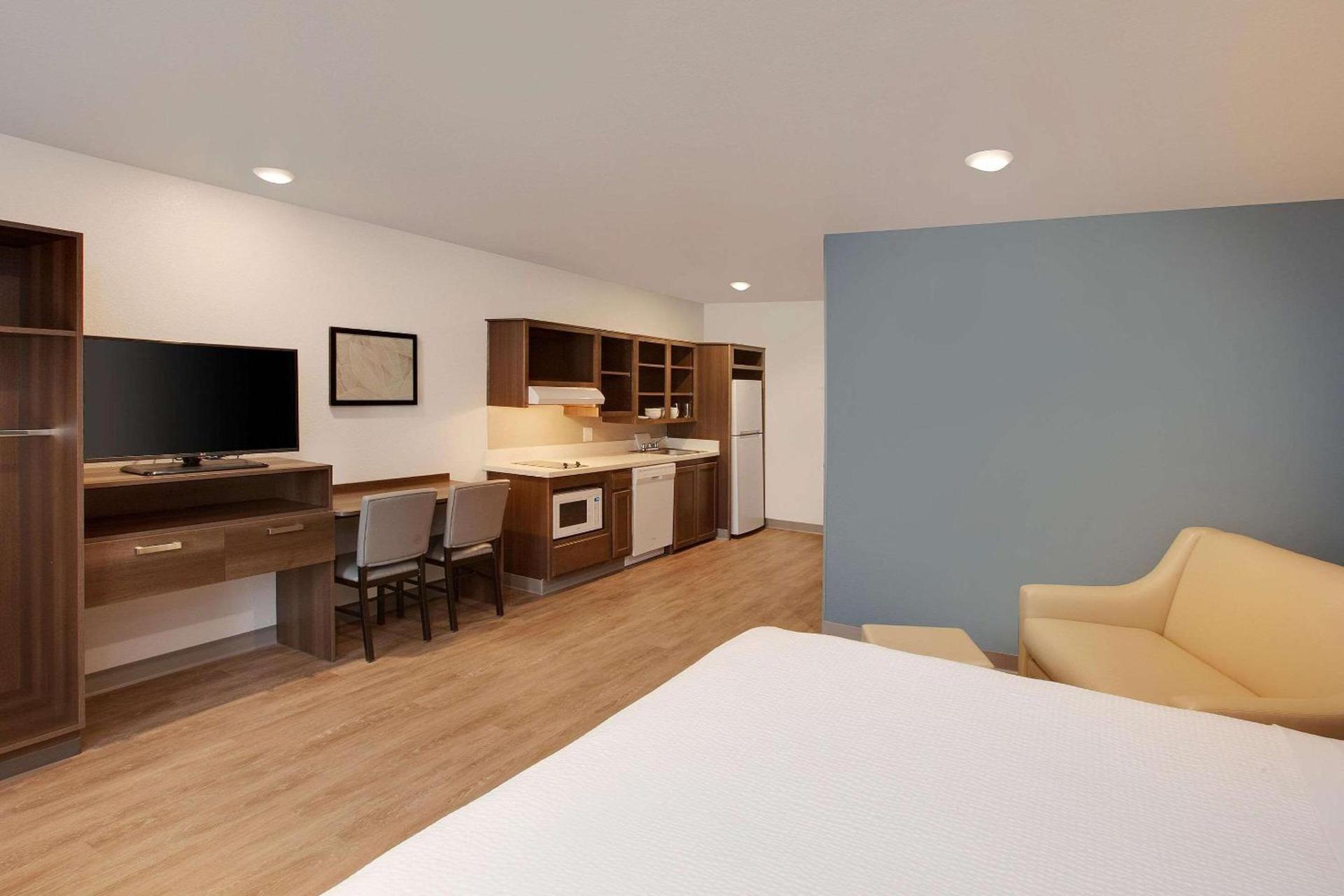 WoodSpring Suites Houston Northwest photo 10