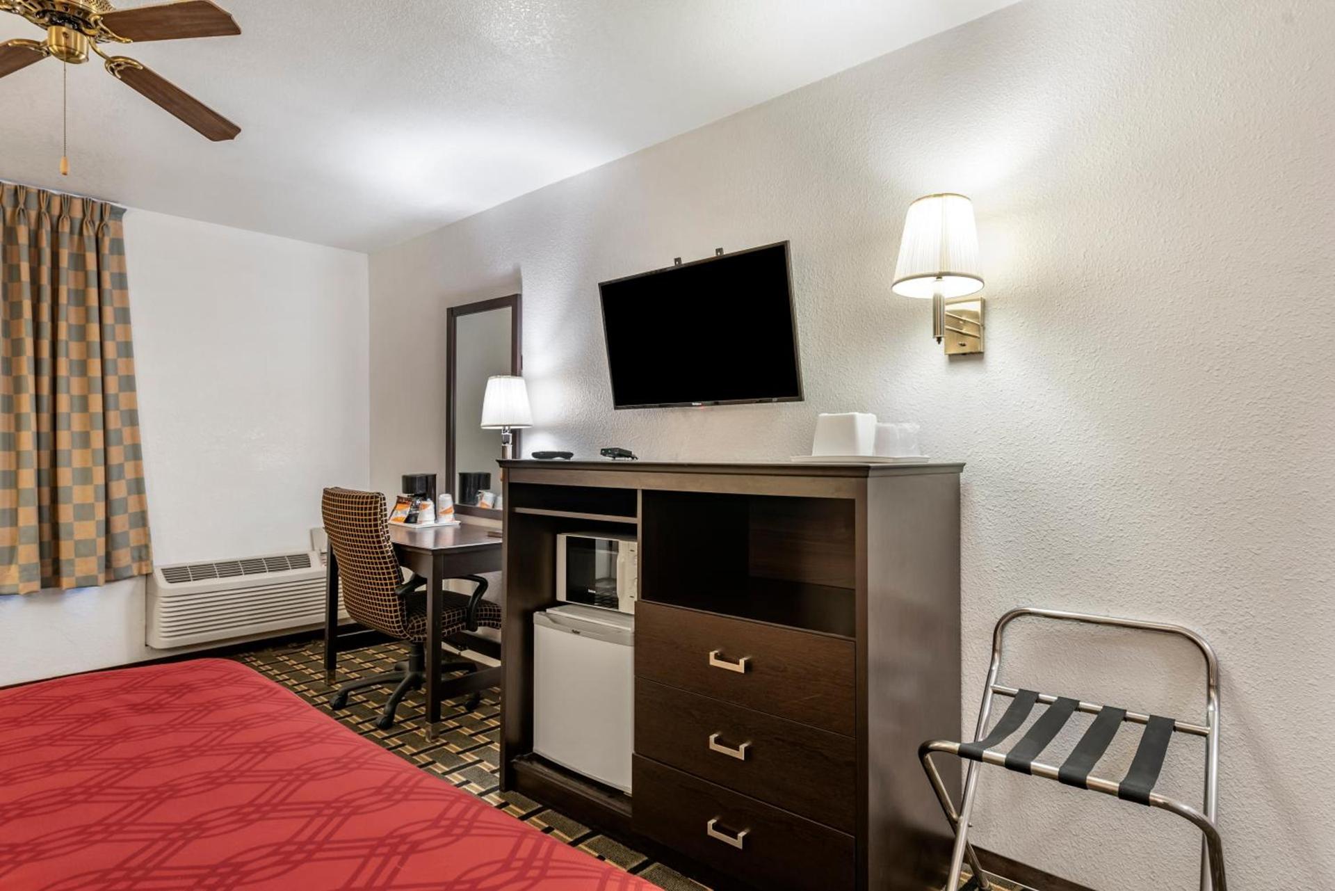 Econo Lodge La Junta photo 5