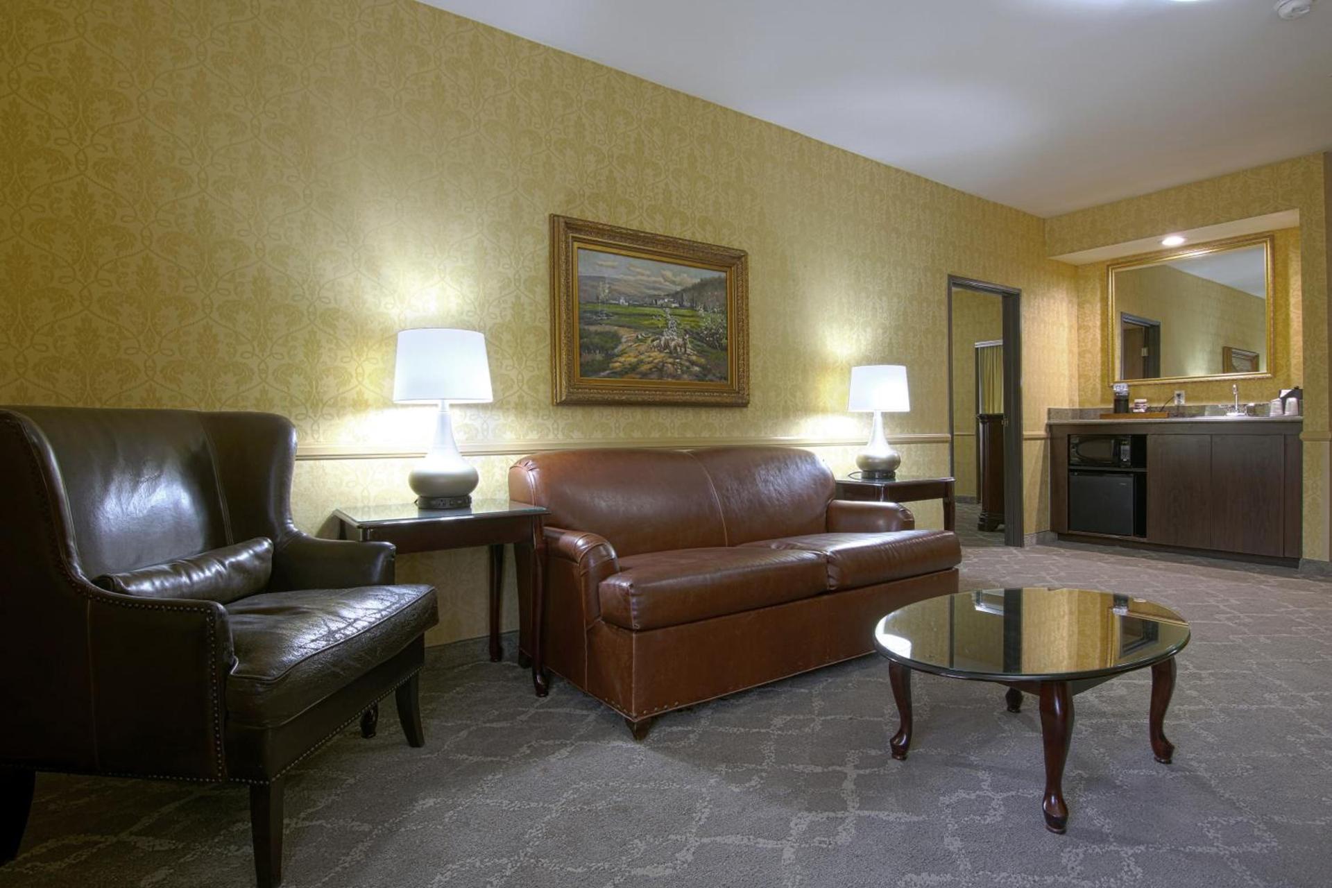 Azure Hotel&Suites Ontario Trademark Collection by Wyndham photo 41