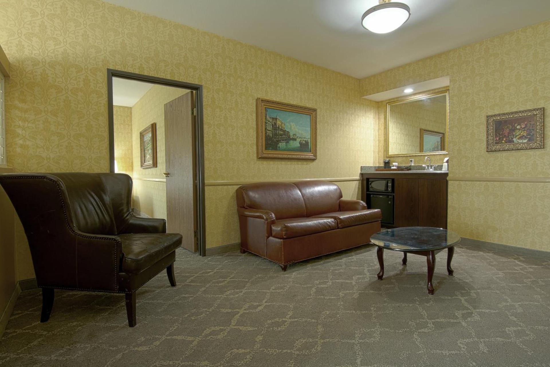 Azure Hotel&Suites Ontario Trademark Collection by Wyndham photo 55