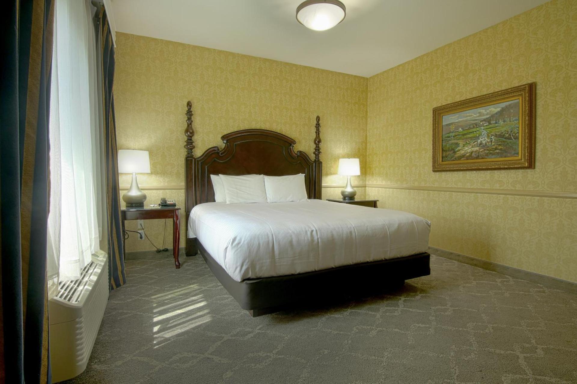 Azure Hotel&Suites Ontario Trademark Collection by Wyndham photo 44