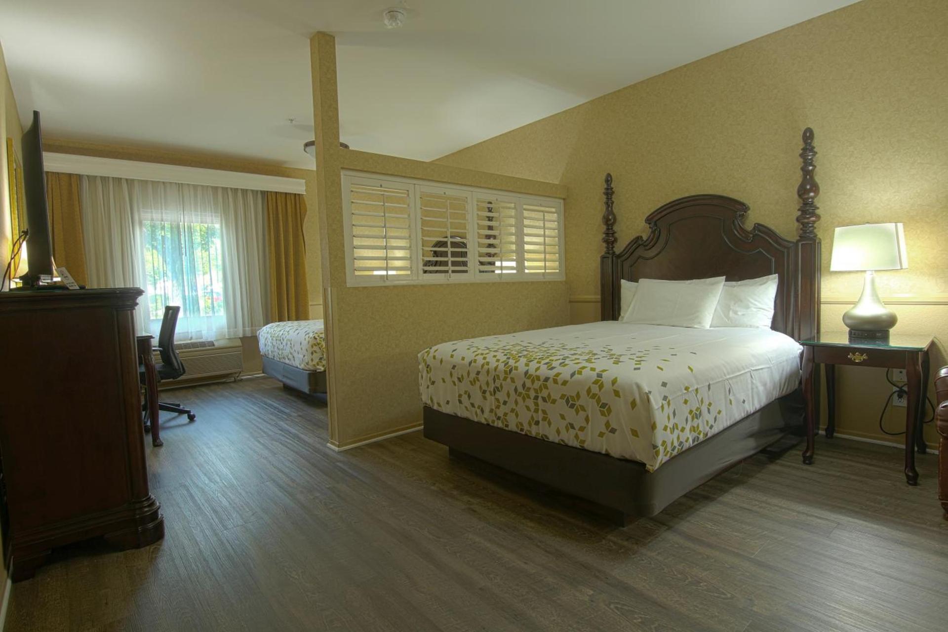Azure Hotel&Suites Ontario Trademark Collection by Wyndham photo 49