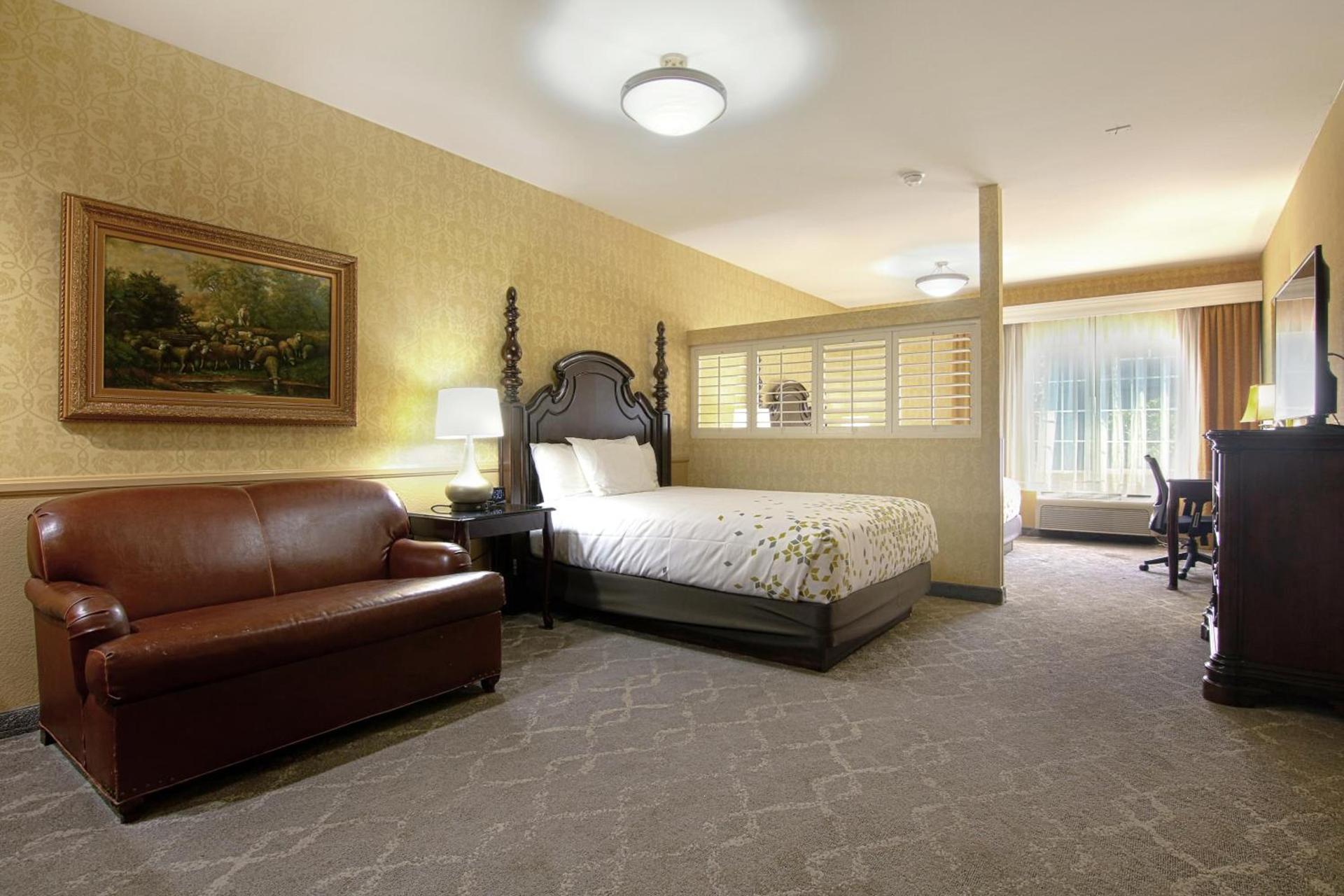Azure Hotel&Suites Ontario Trademark Collection by Wyndham photo 51