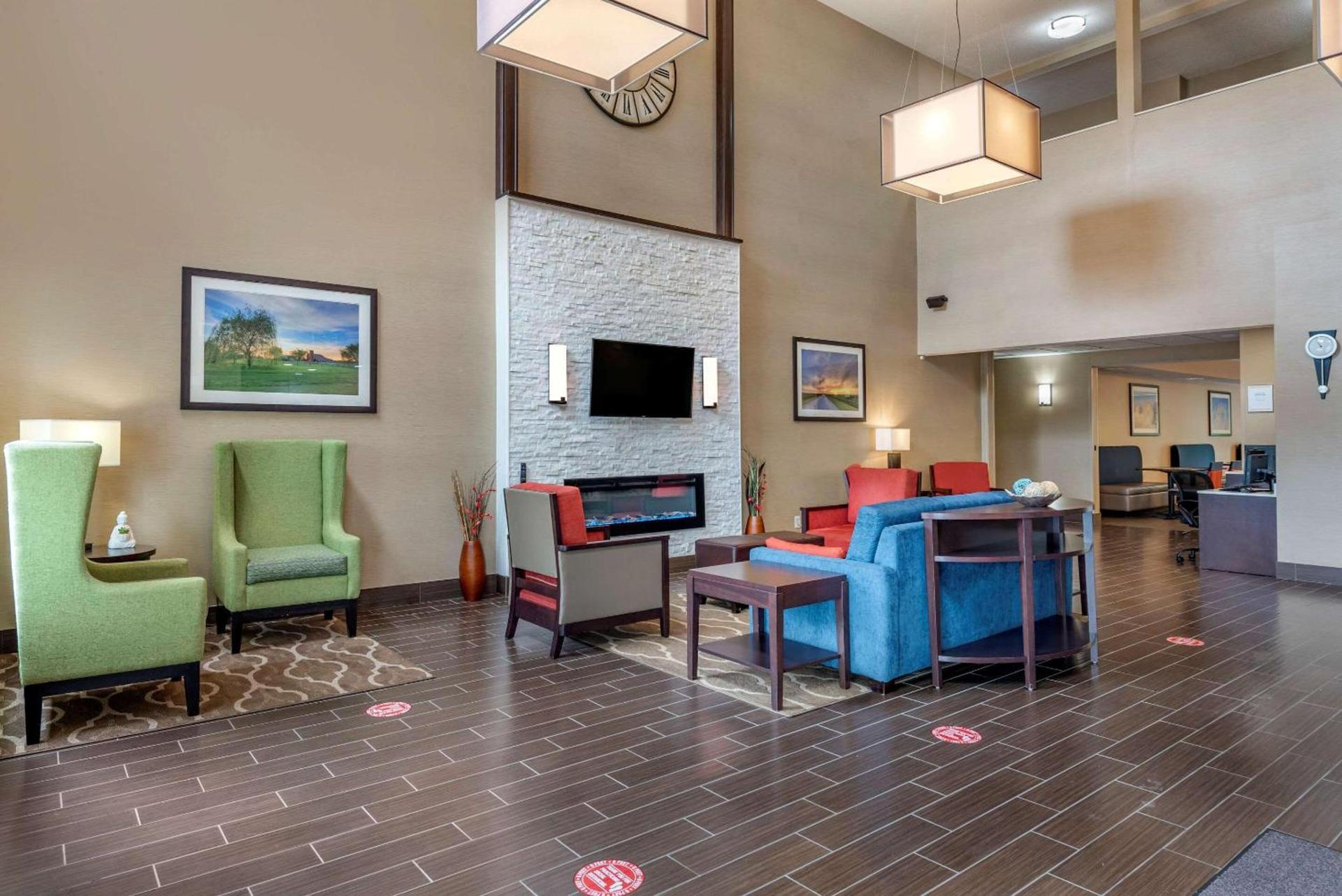 Comfort Suites Auburn near I-69 photo 4