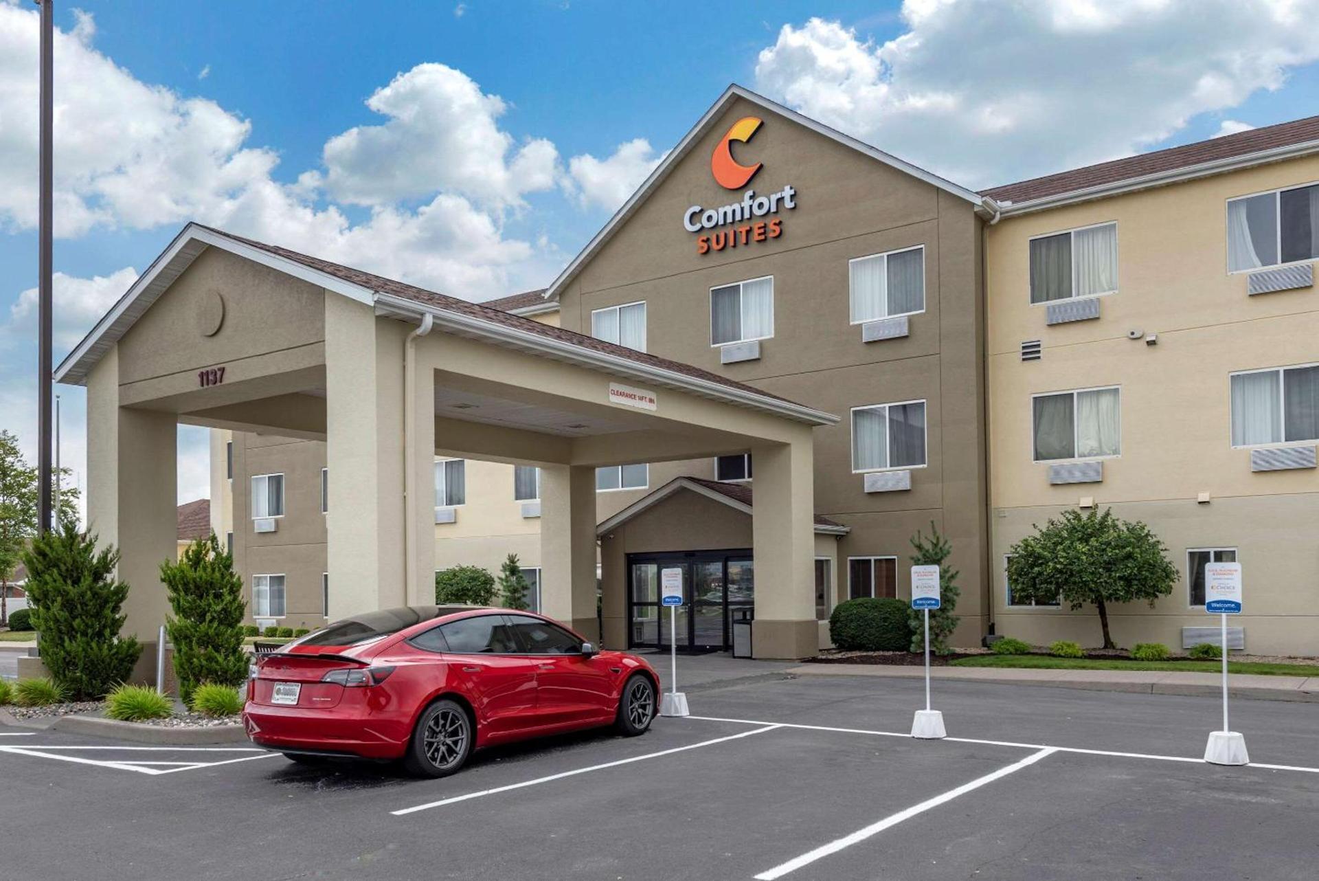 Comfort Suites Auburn near I-69 photo 2